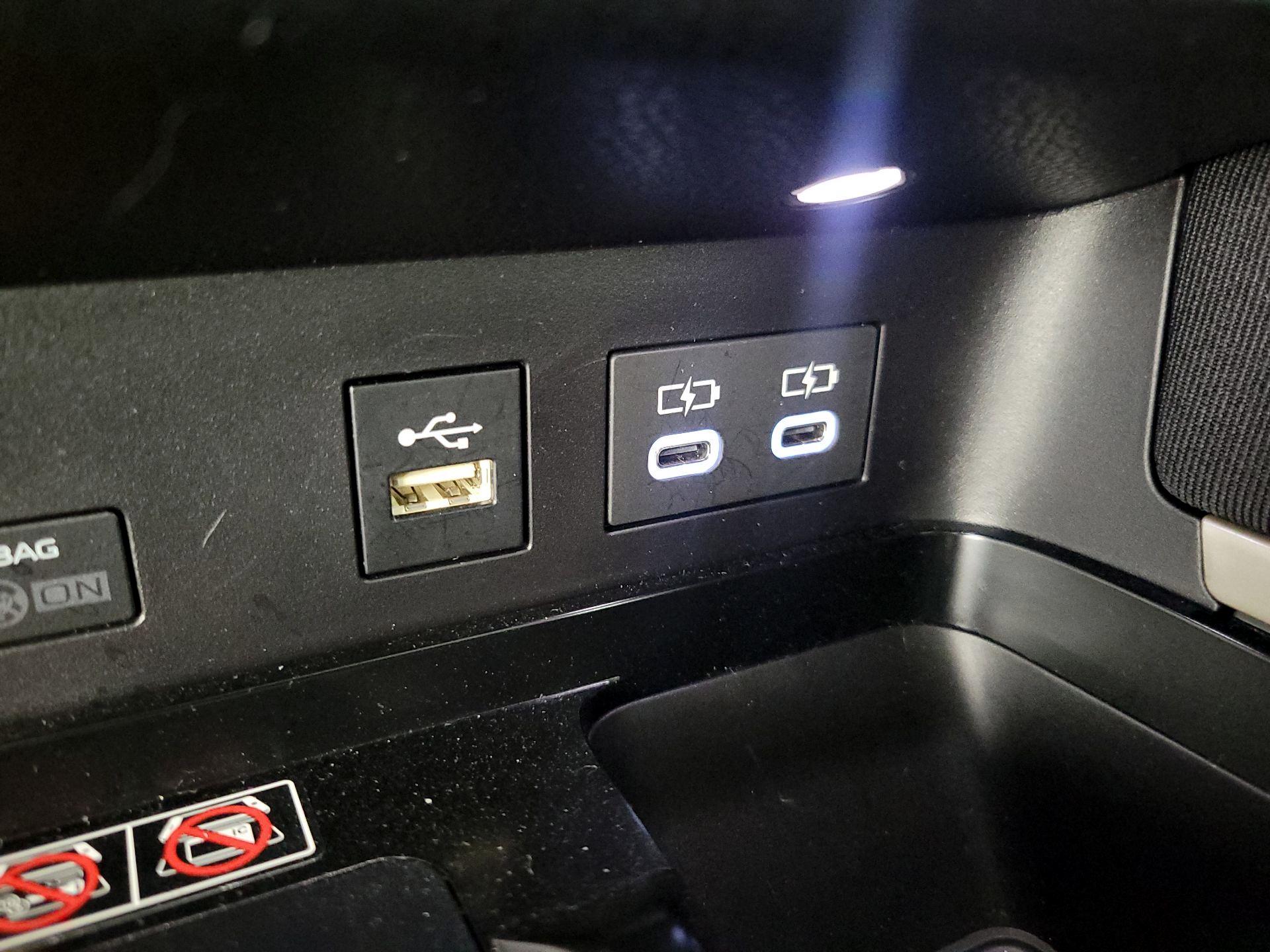 Thumbnail: 2025 Toyota Camry - 18