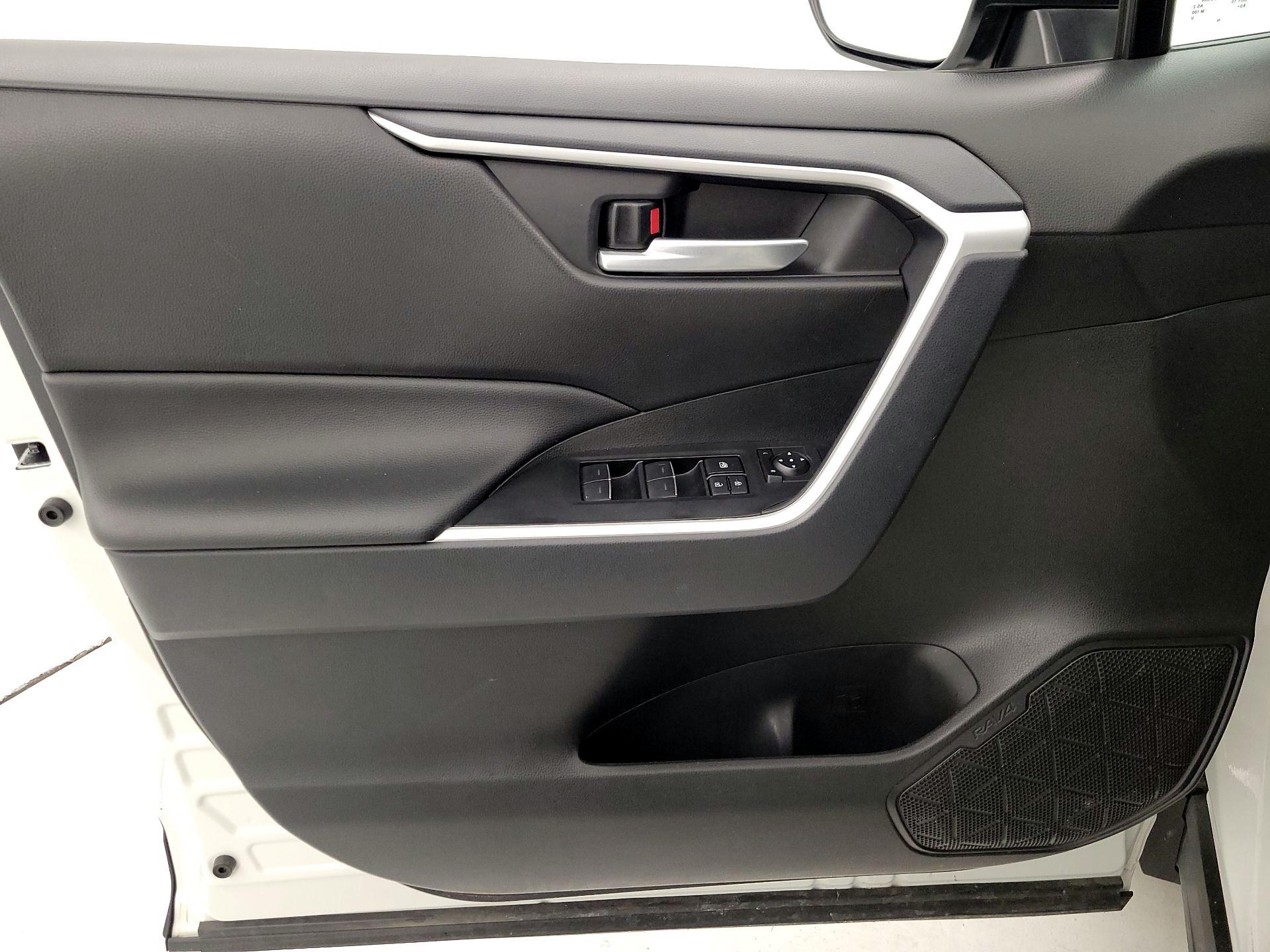 Thumbnail: 2025 Toyota RAV4 - 12