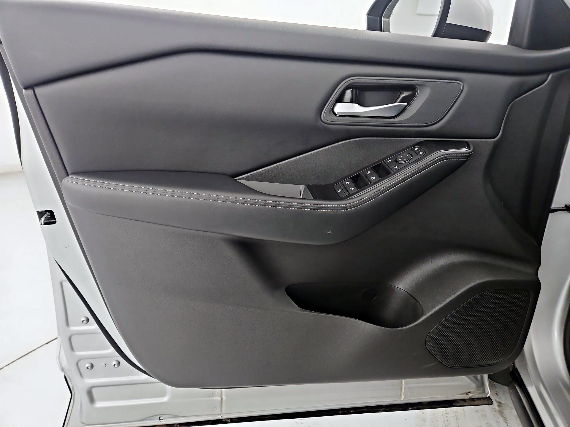 Thumbnail: 2025 Nissan Rogue - 12