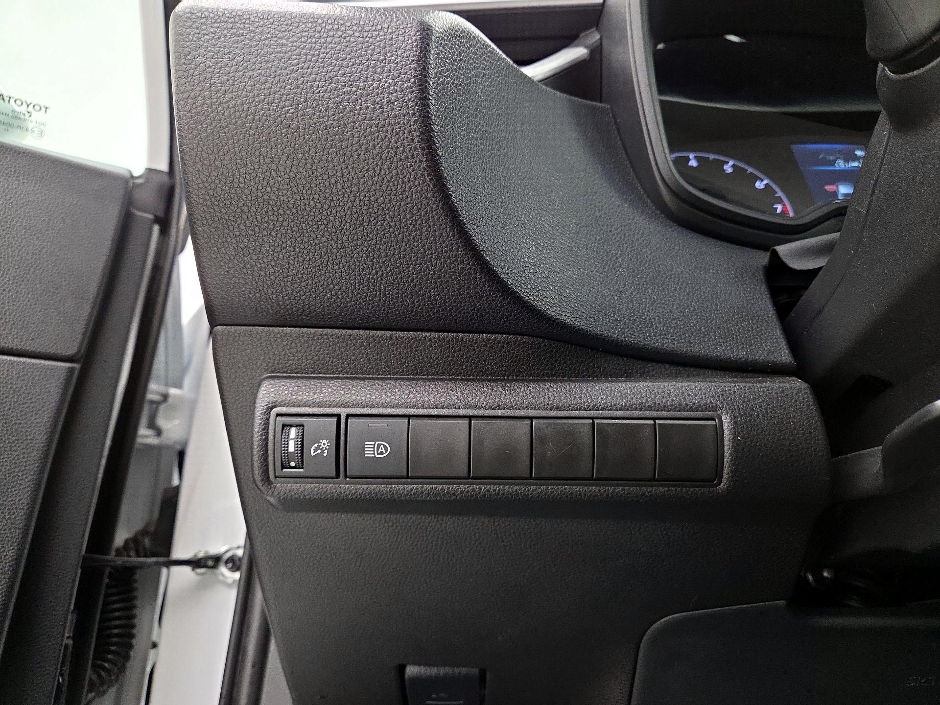 Thumbnail: 2025 Toyota Corolla - 13