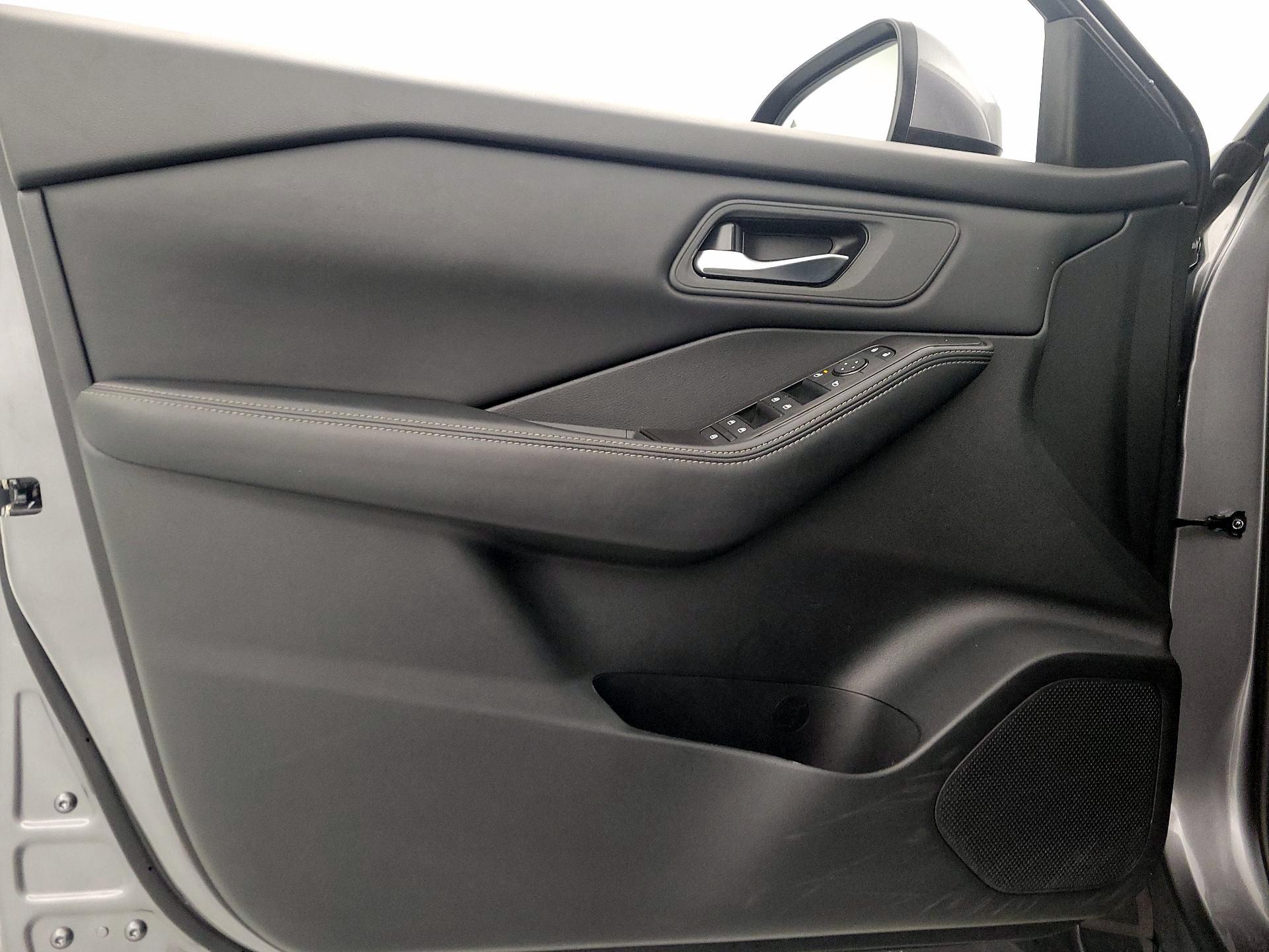 Thumbnail: 2025 Nissan Rogue - 12