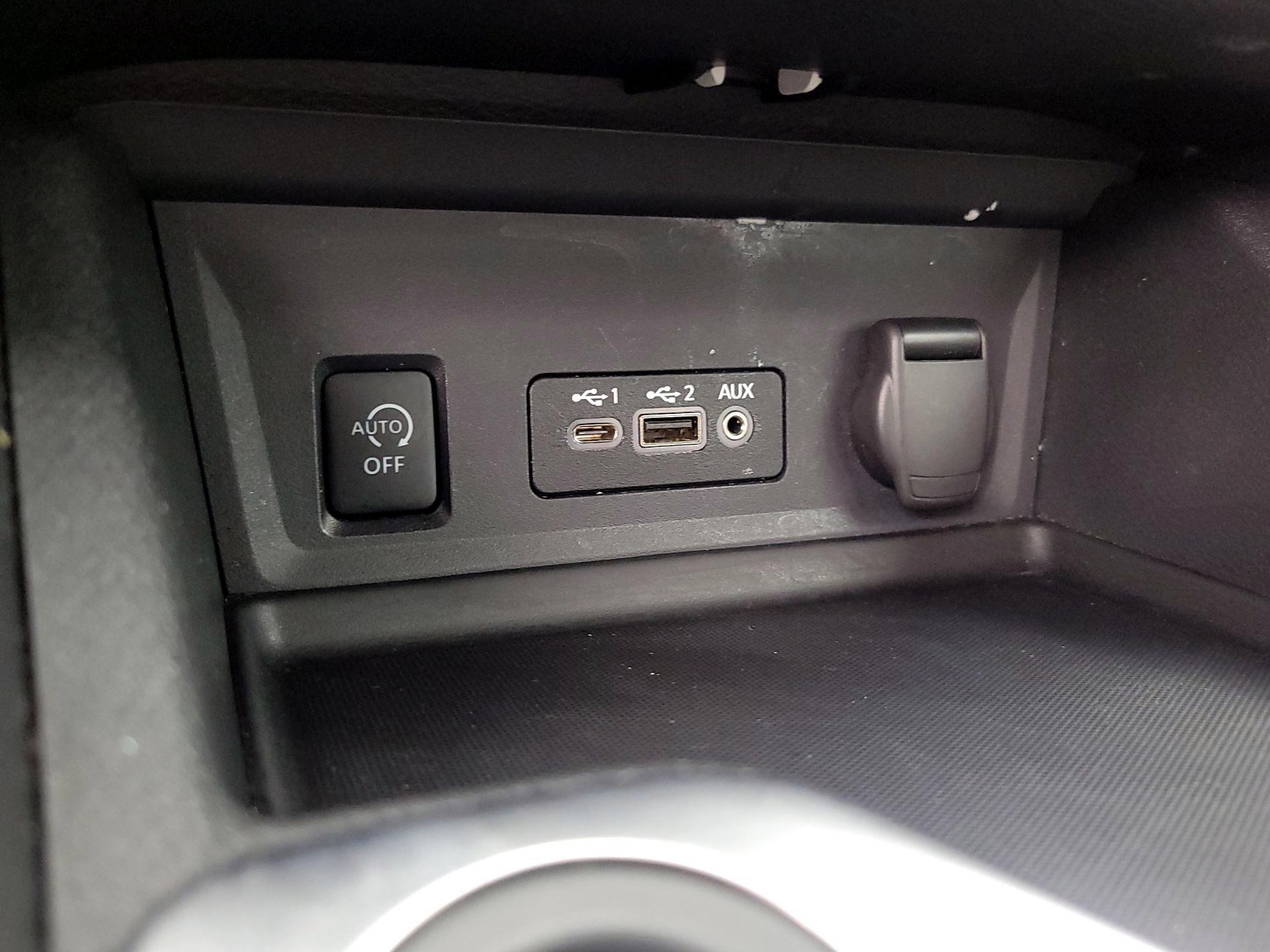 Thumbnail: 2024 Nissan Sentra - 18