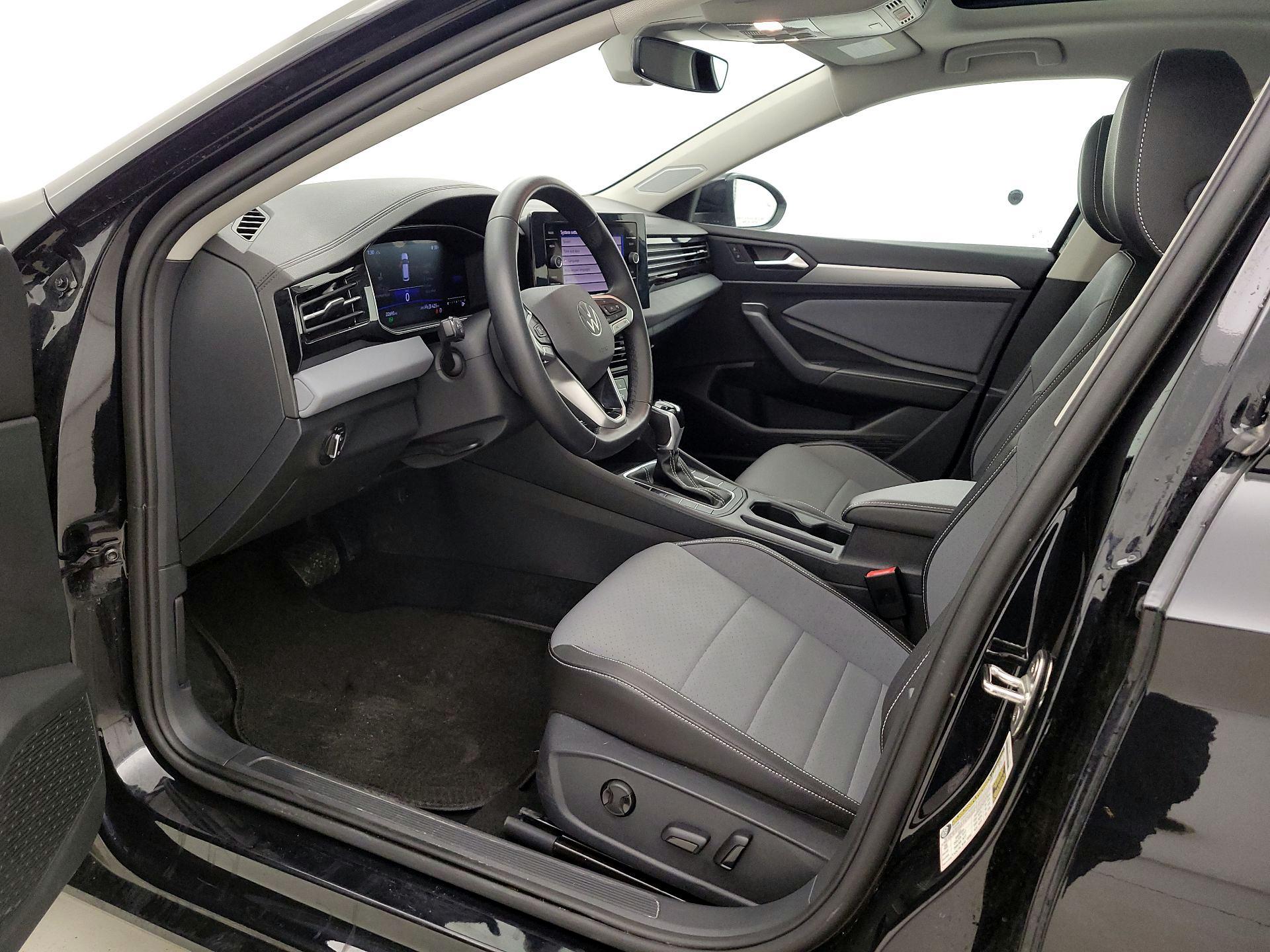 Thumbnail: 2025 Volkswagen Jetta - 11