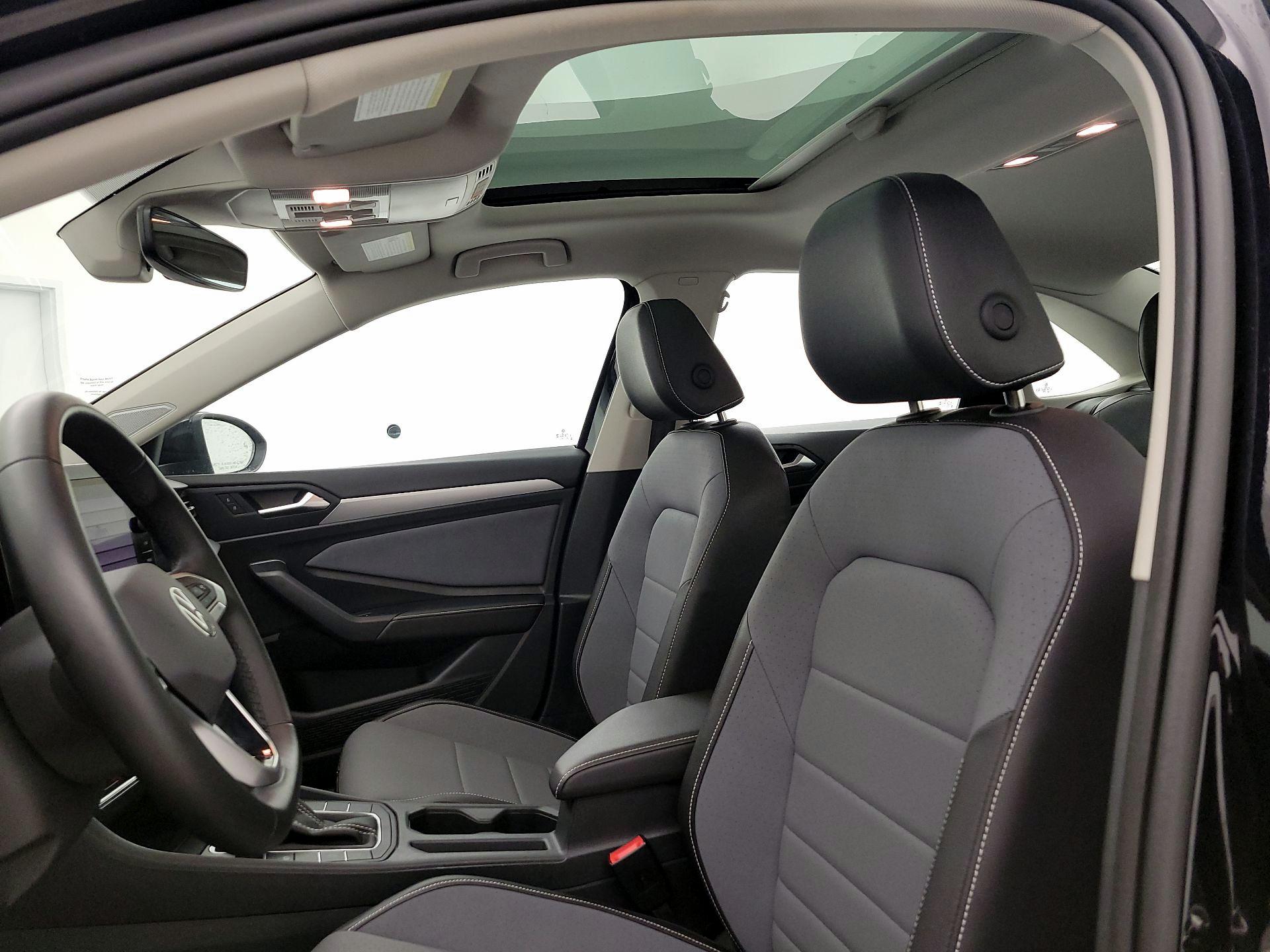 Thumbnail: 2025 Volkswagen Jetta - 19