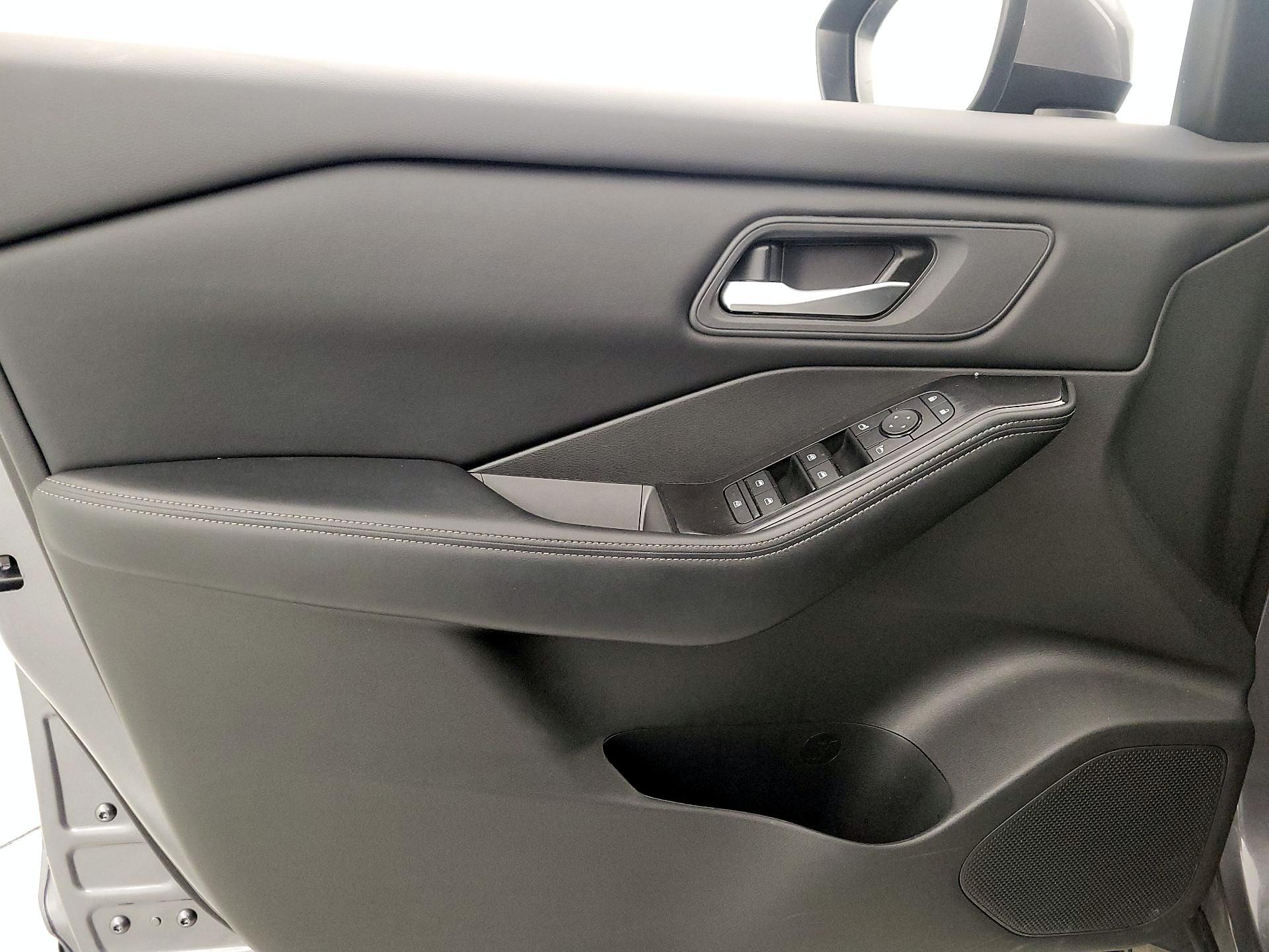 Thumbnail: 2025 Nissan Rogue - 12