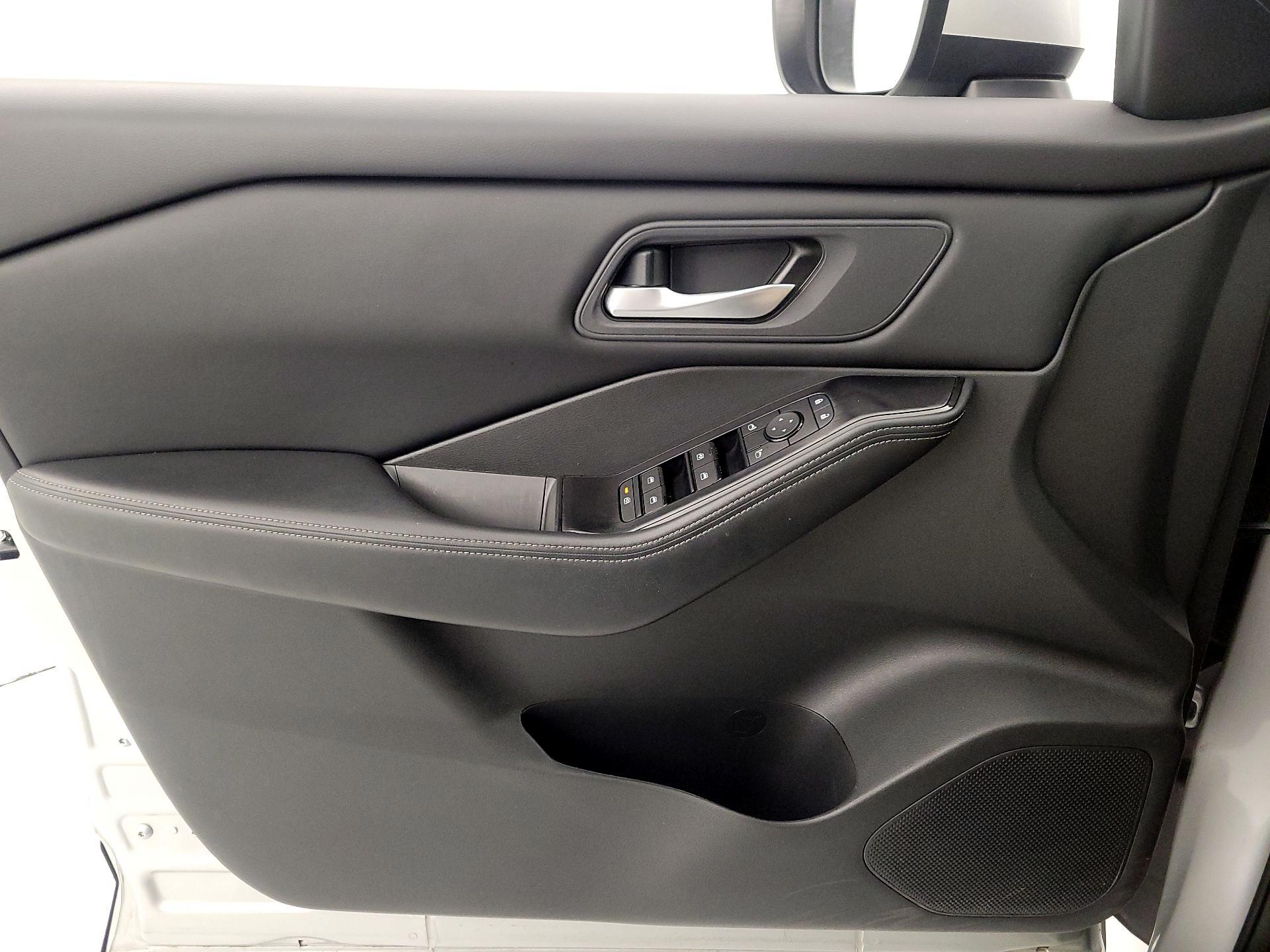 Thumbnail: 2025 Nissan Rogue - 12