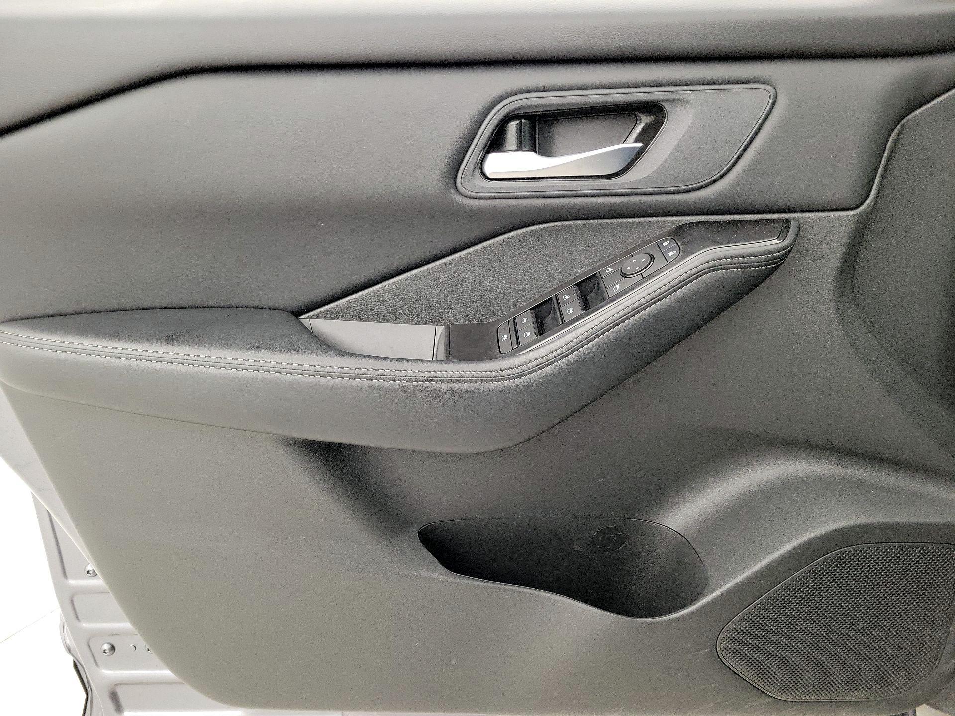 Thumbnail: 2025 Nissan Rogue - 12