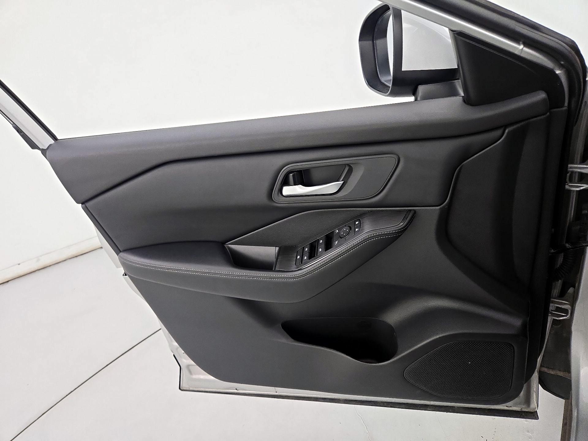 Thumbnail: 2025 Nissan Rogue - 12