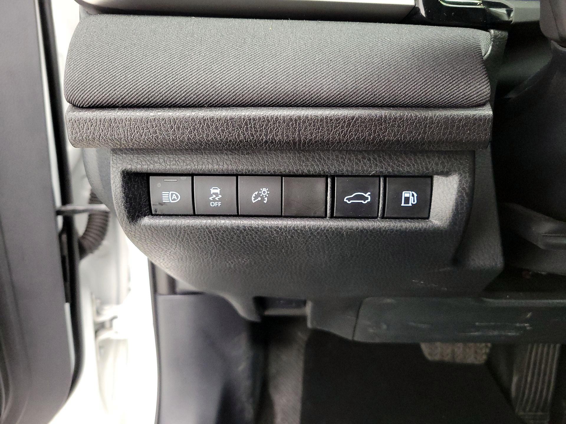 Thumbnail: 2025 Toyota Camry - 13