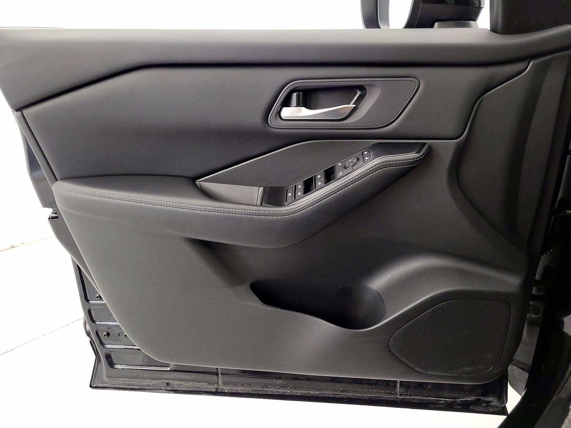 Thumbnail: 2025 Nissan Rogue - 12