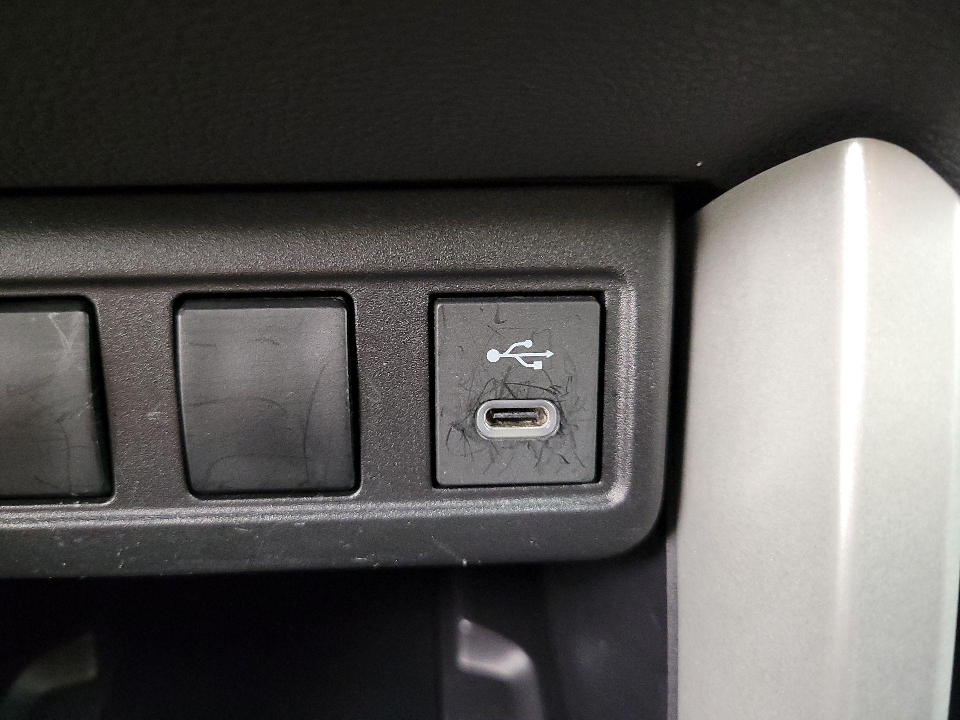 Thumbnail: 2025 Toyota Corolla Cross - 18