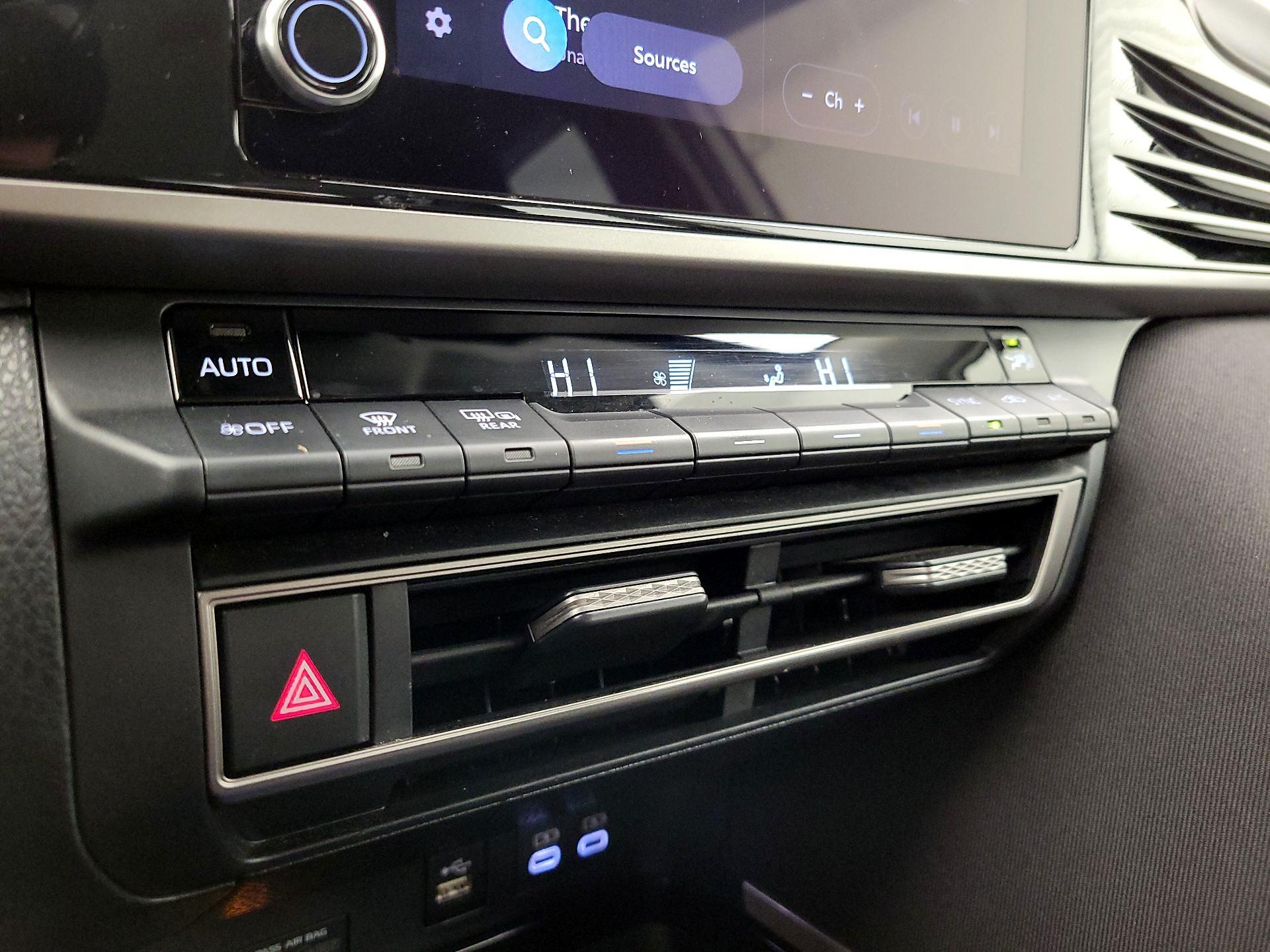 Thumbnail: 2025 Toyota Camry - 16