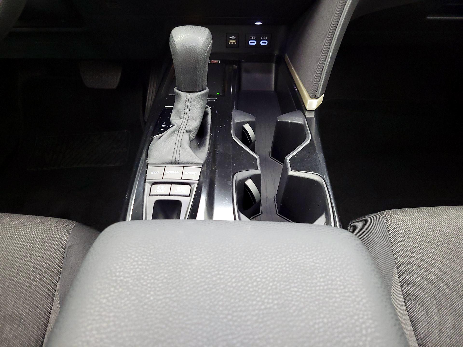 Thumbnail: 2025 Toyota Camry - 17