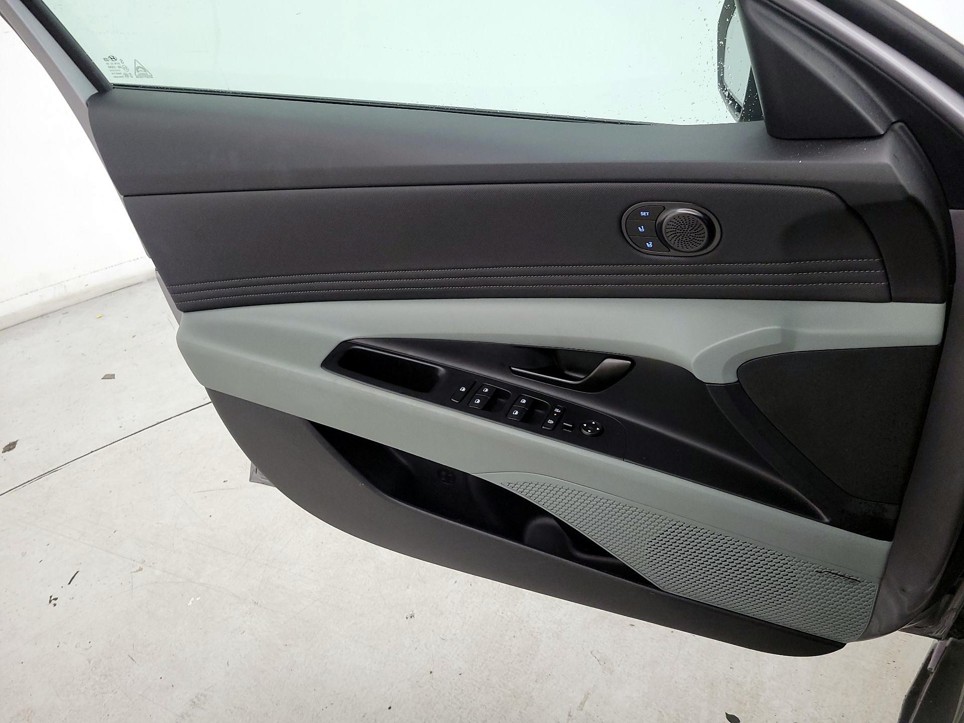 Thumbnail: 2025 Hyundai Elantra - 12