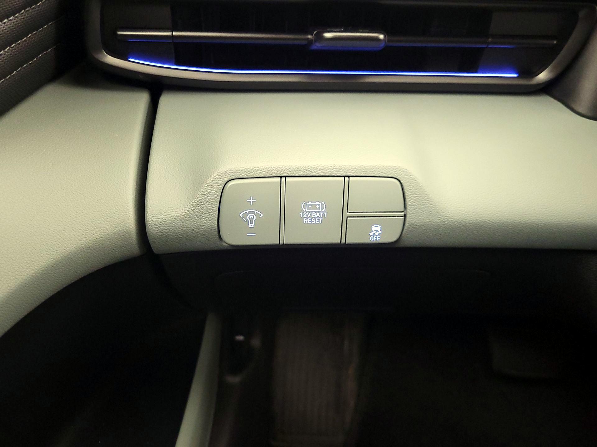 Thumbnail: 2025 Hyundai Elantra - 13