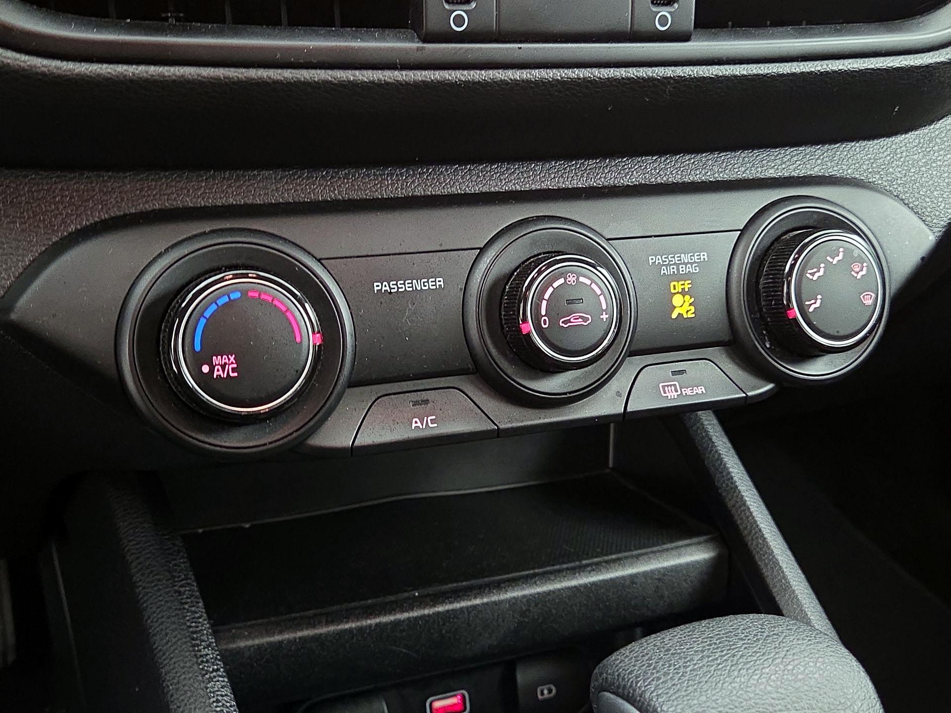 Thumbnail: 2024 Kia Forte - 16