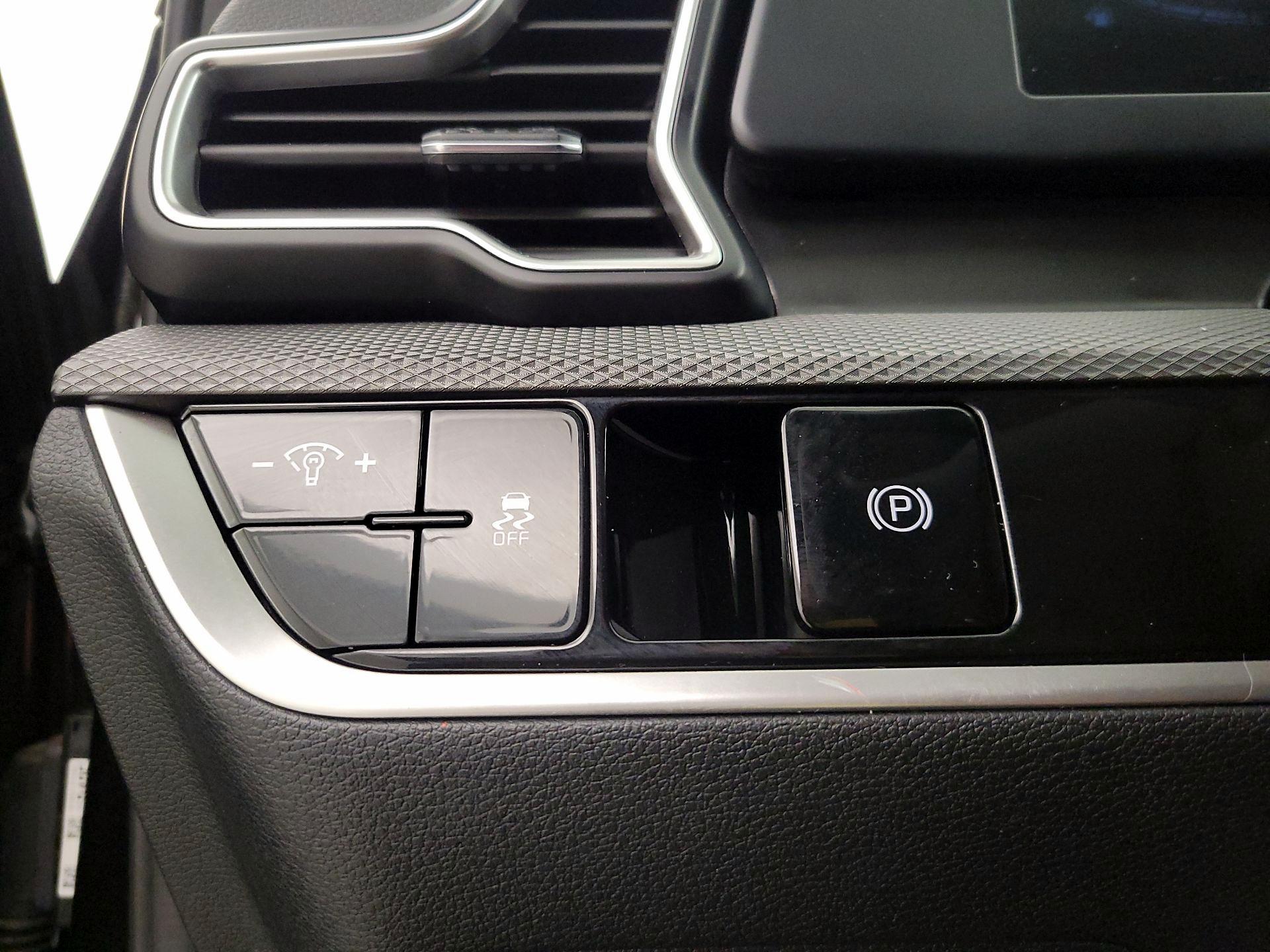 Thumbnail: 2025 Kia Sportage - 13