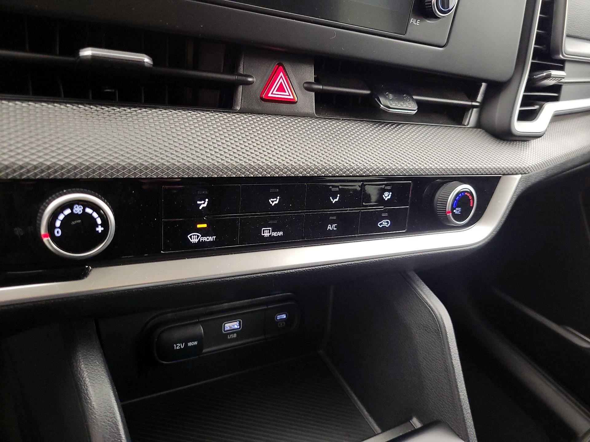 Thumbnail: 2025 Kia Sportage - 16