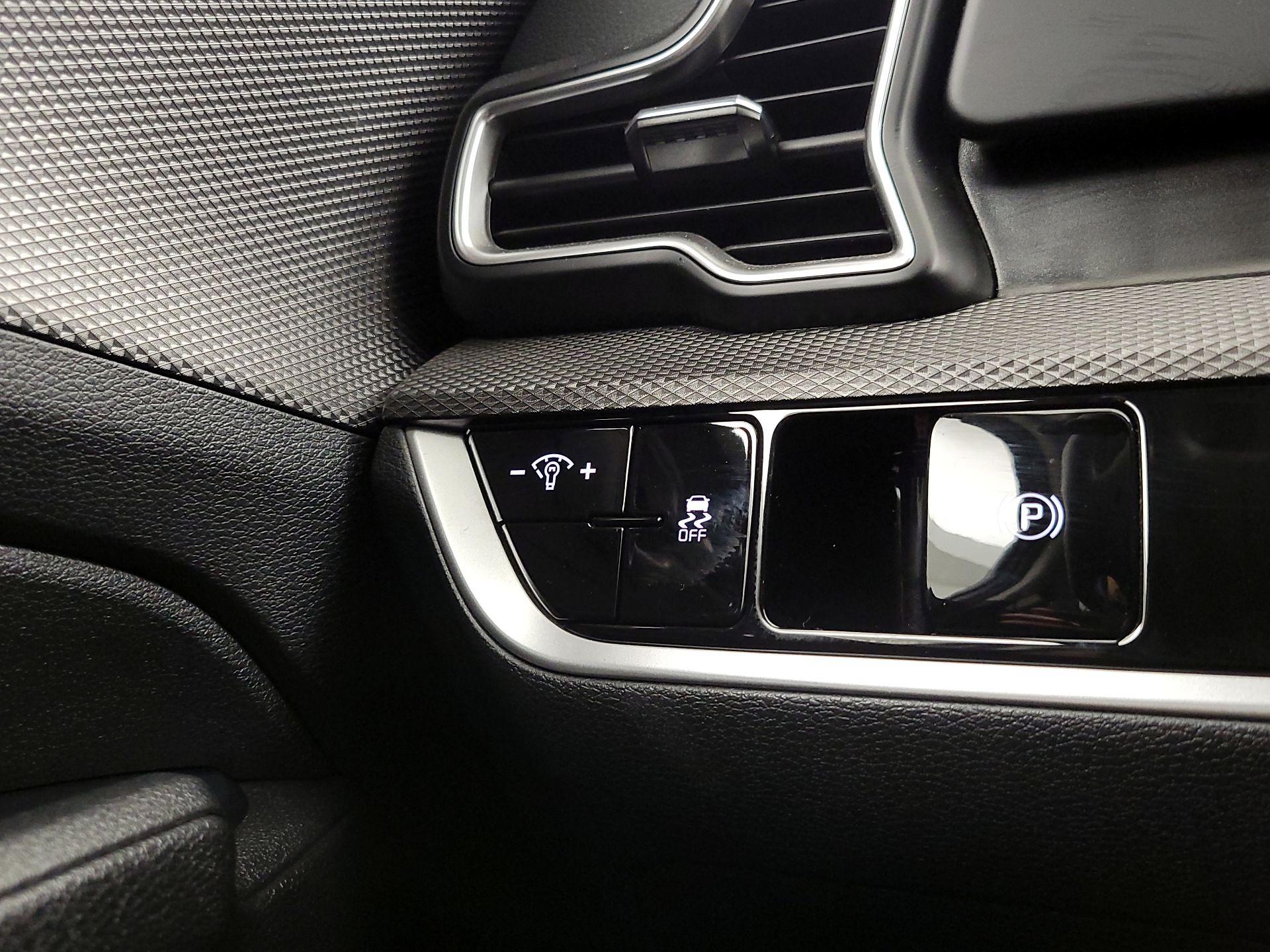 Thumbnail: 2025 Kia Sportage - 13