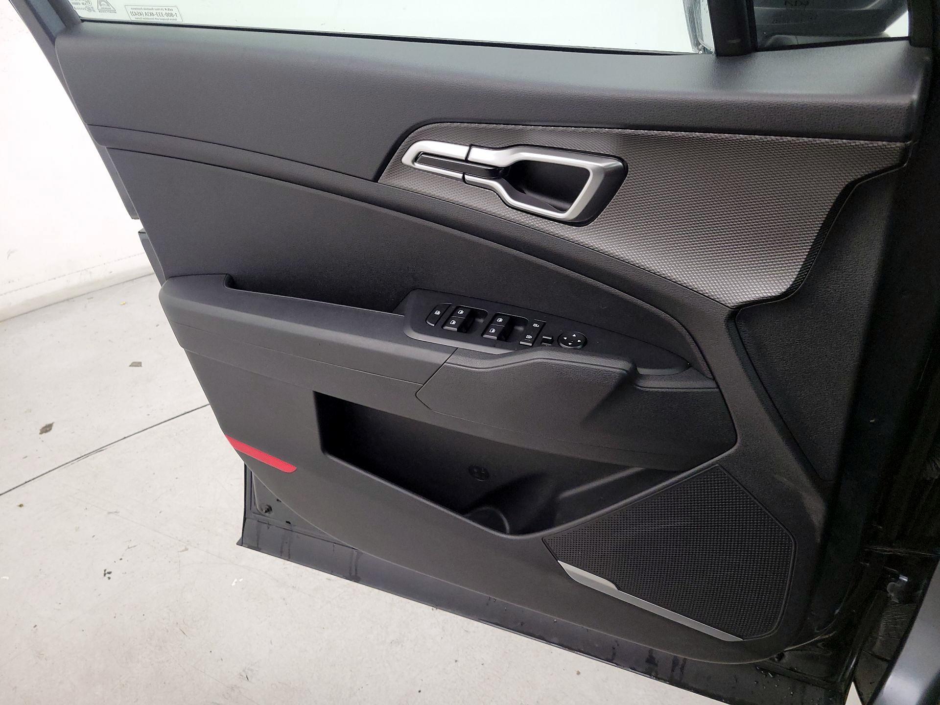 Thumbnail: 2025 Kia Sportage - 12