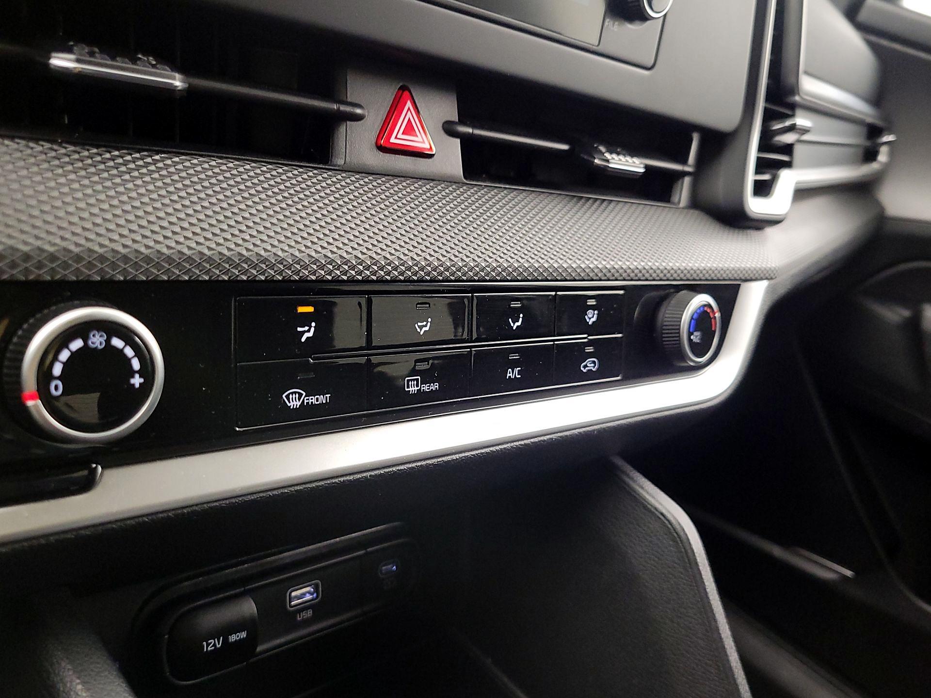 Thumbnail: 2025 Kia Sportage - 16