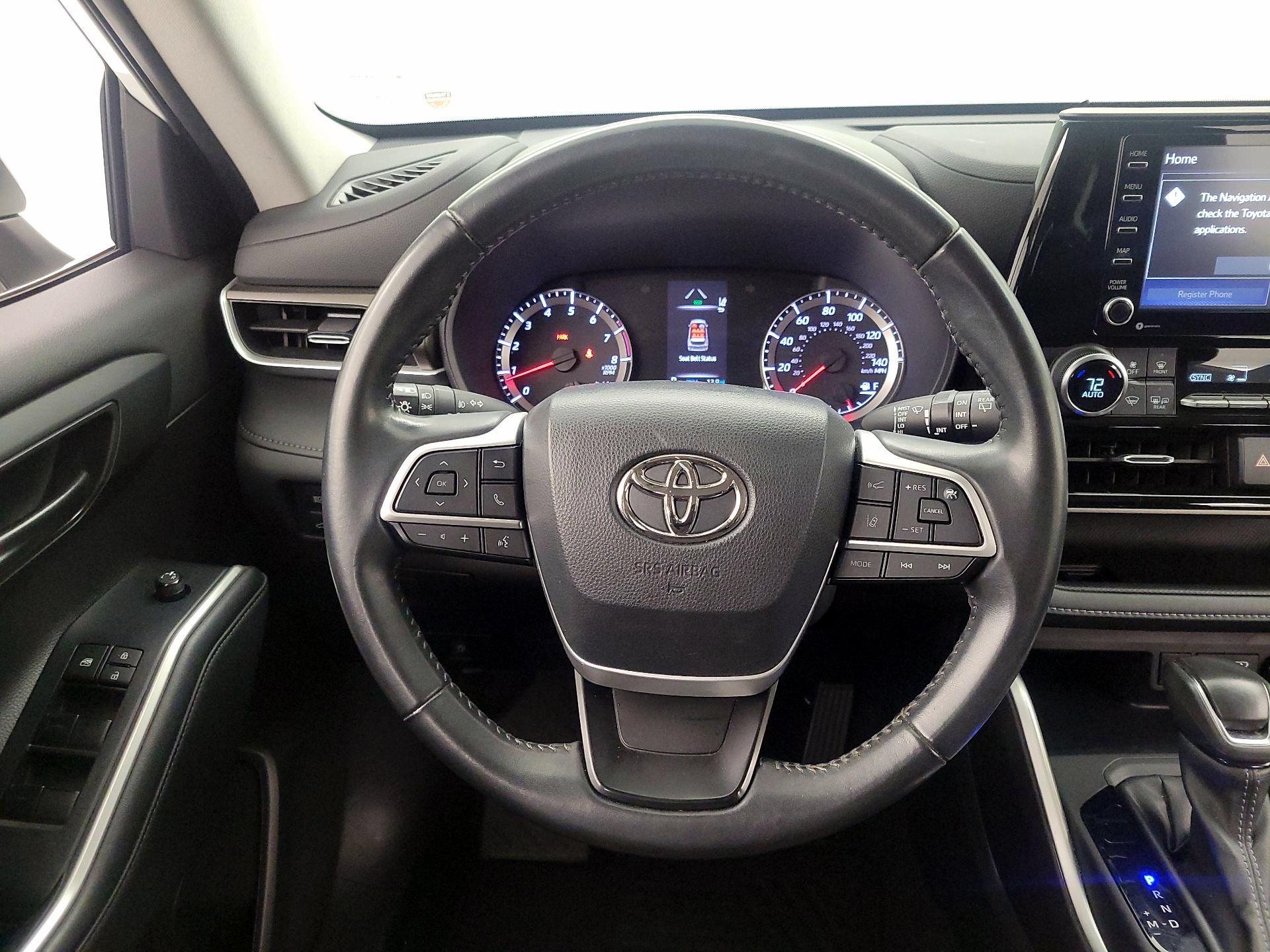 Thumbnail: 2022 Toyota Highlander - 10