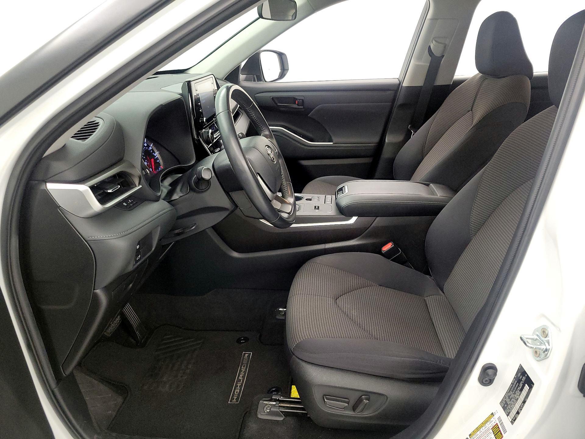 Thumbnail: 2022 Toyota Highlander - 11