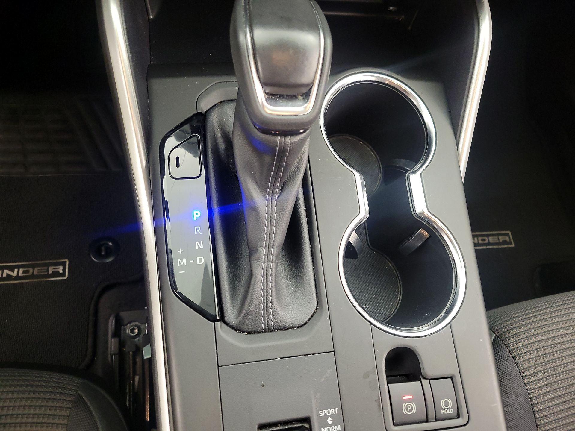 Thumbnail: 2022 Toyota Highlander - 18