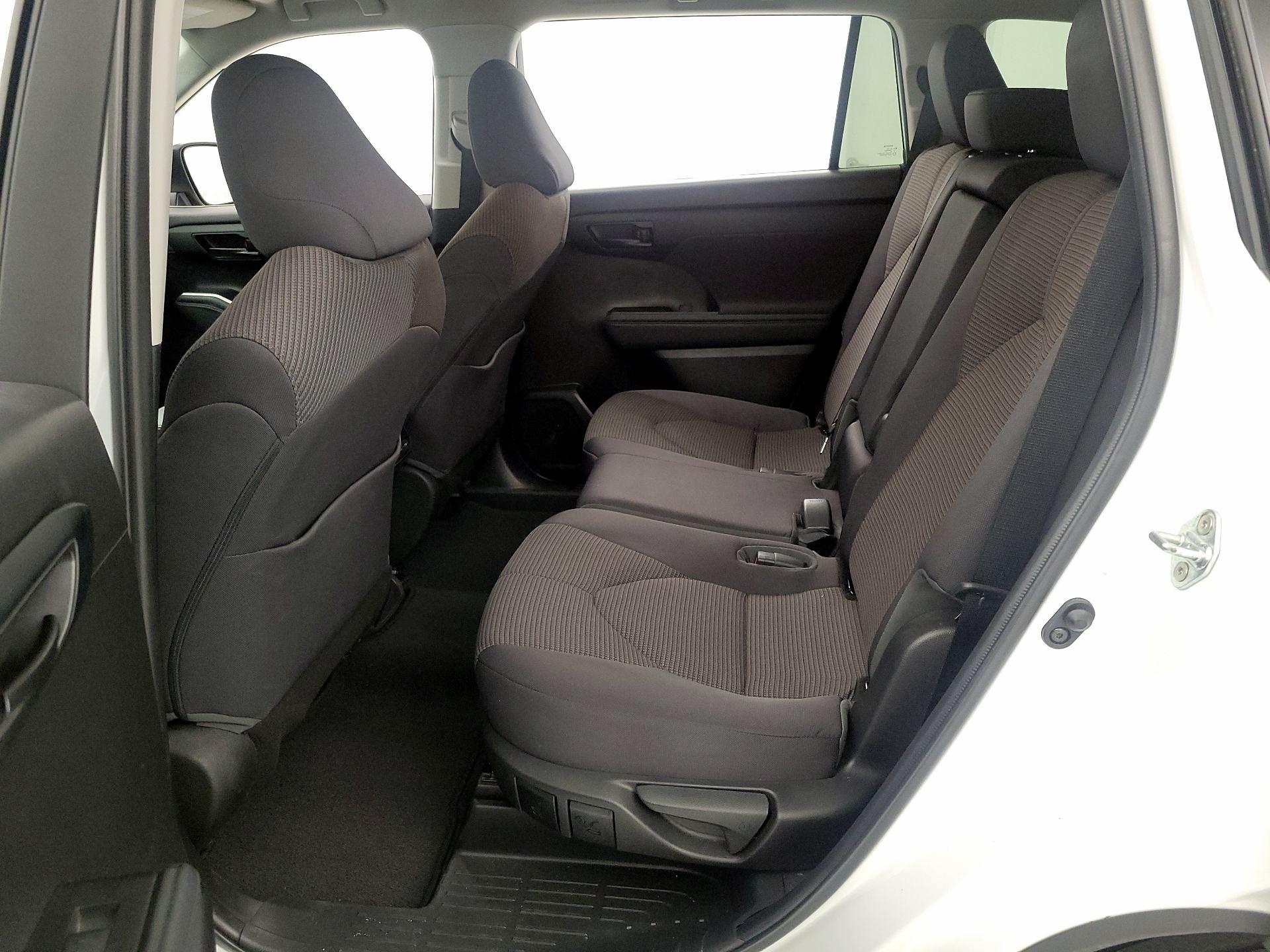 Thumbnail: 2022 Toyota Highlander - 20