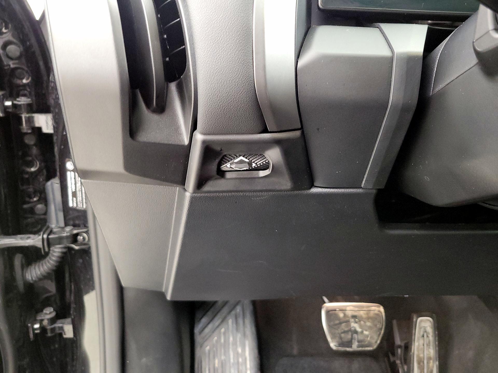 Thumbnail: 2025 BMW X3 - 13