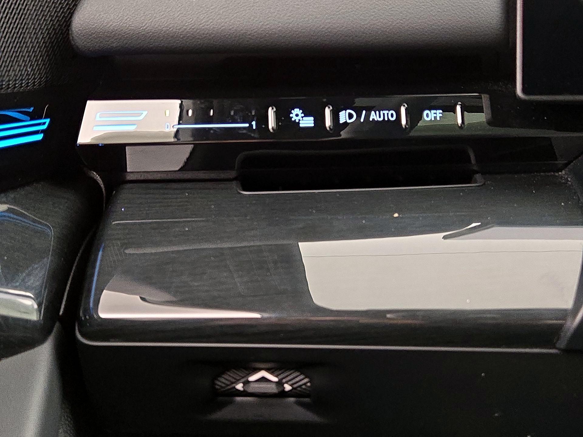 Thumbnail: 2025 BMW 5 Series - 13