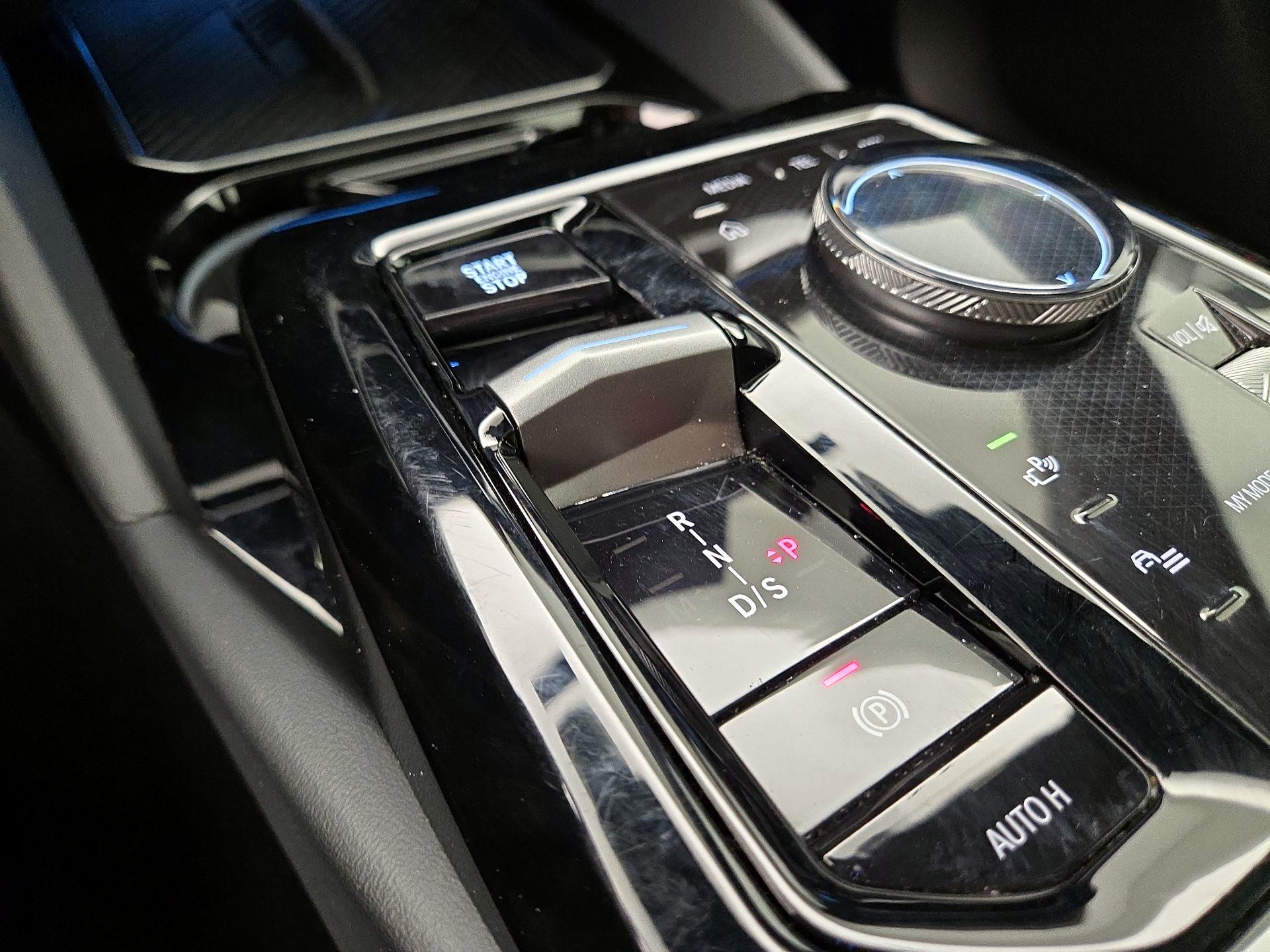 Thumbnail: 2025 BMW 5 Series - 18