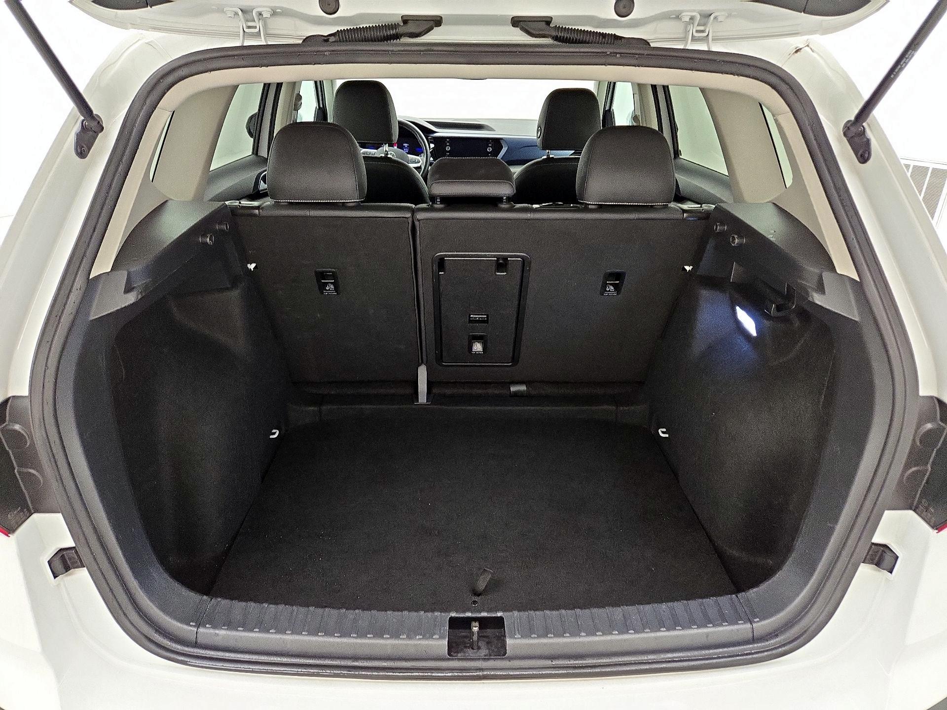 Thumbnail: 2024 Volkswagen Taos - 19