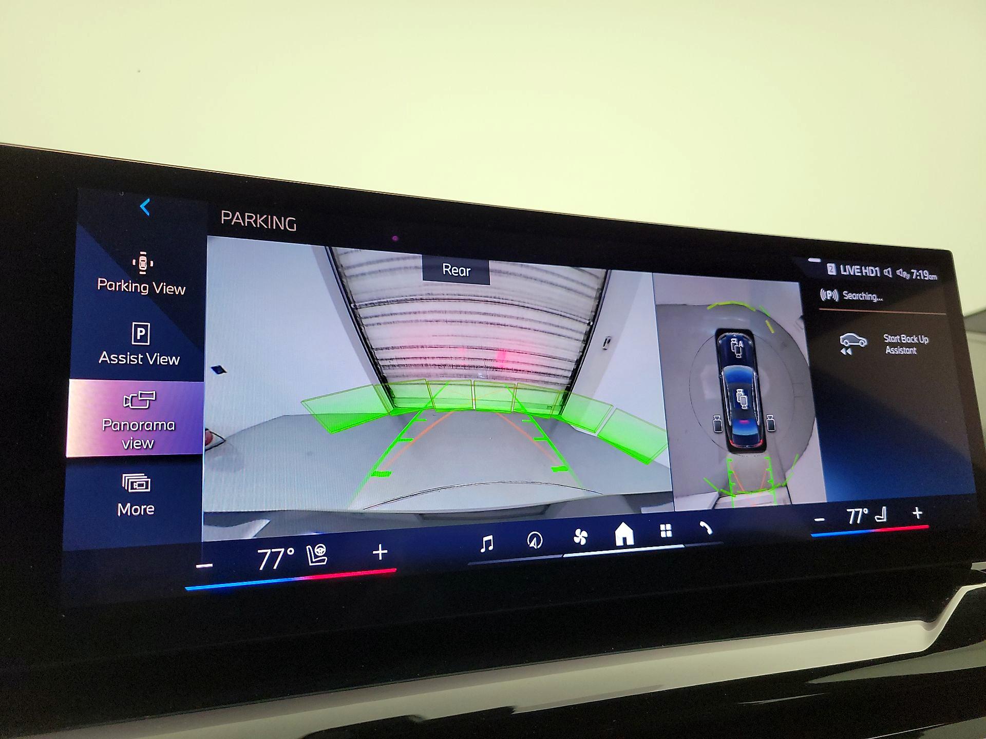 Thumbnail: 2025 BMW 5 Series - 15