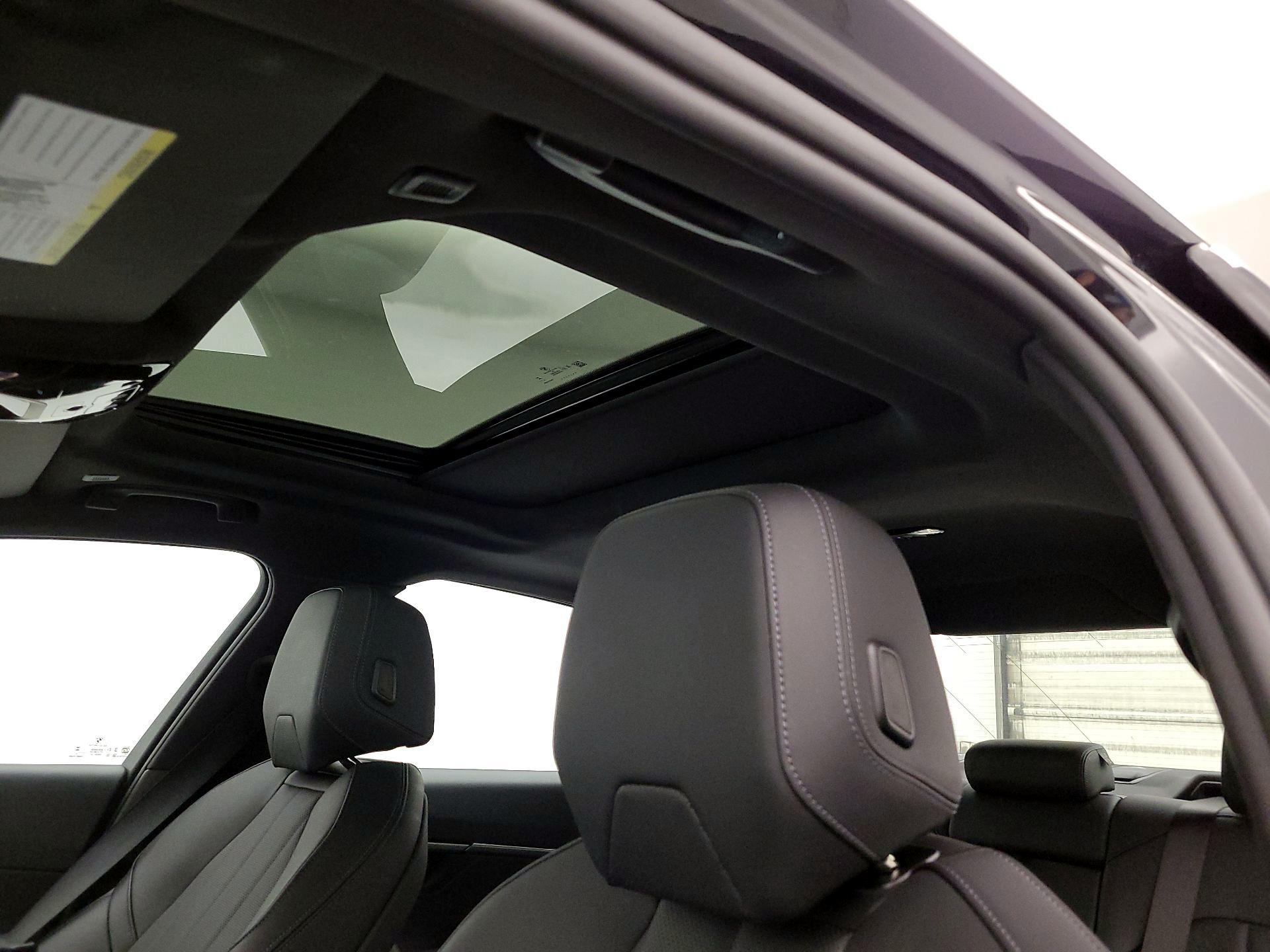 Thumbnail: 2025 BMW 5 Series - 20