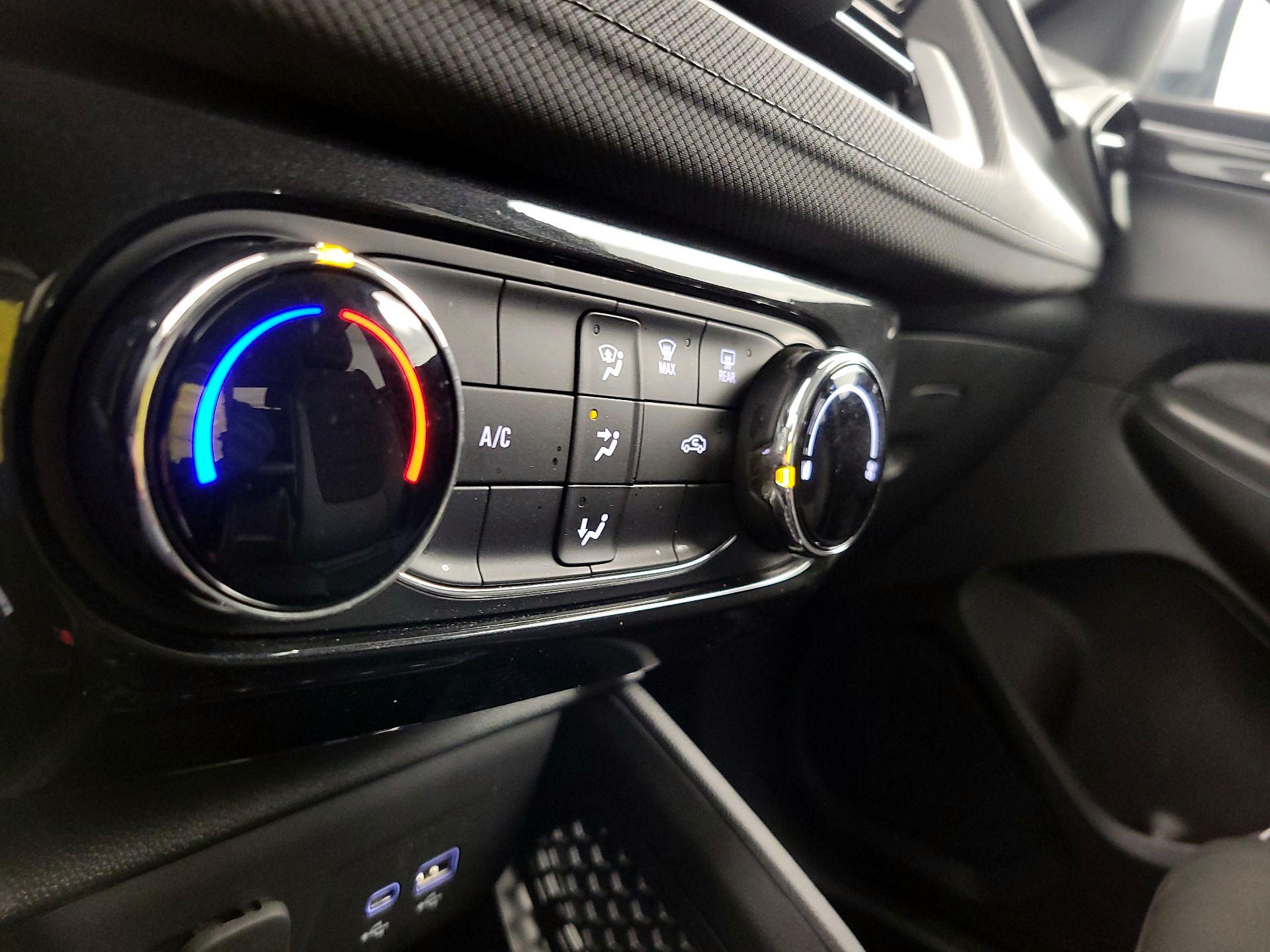 Thumbnail: 2025 Chevrolet TrailBlazer - 16