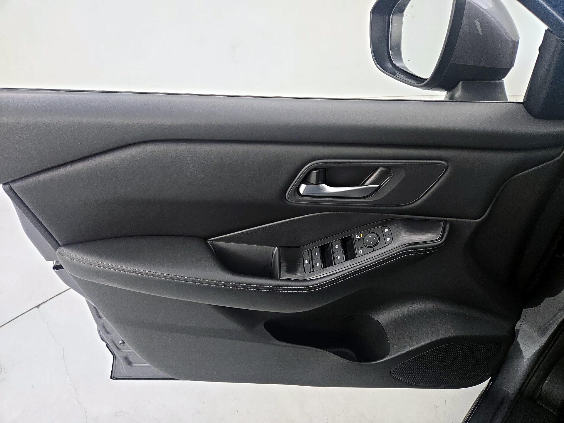 Thumbnail: 2025 Nissan Rogue - 12