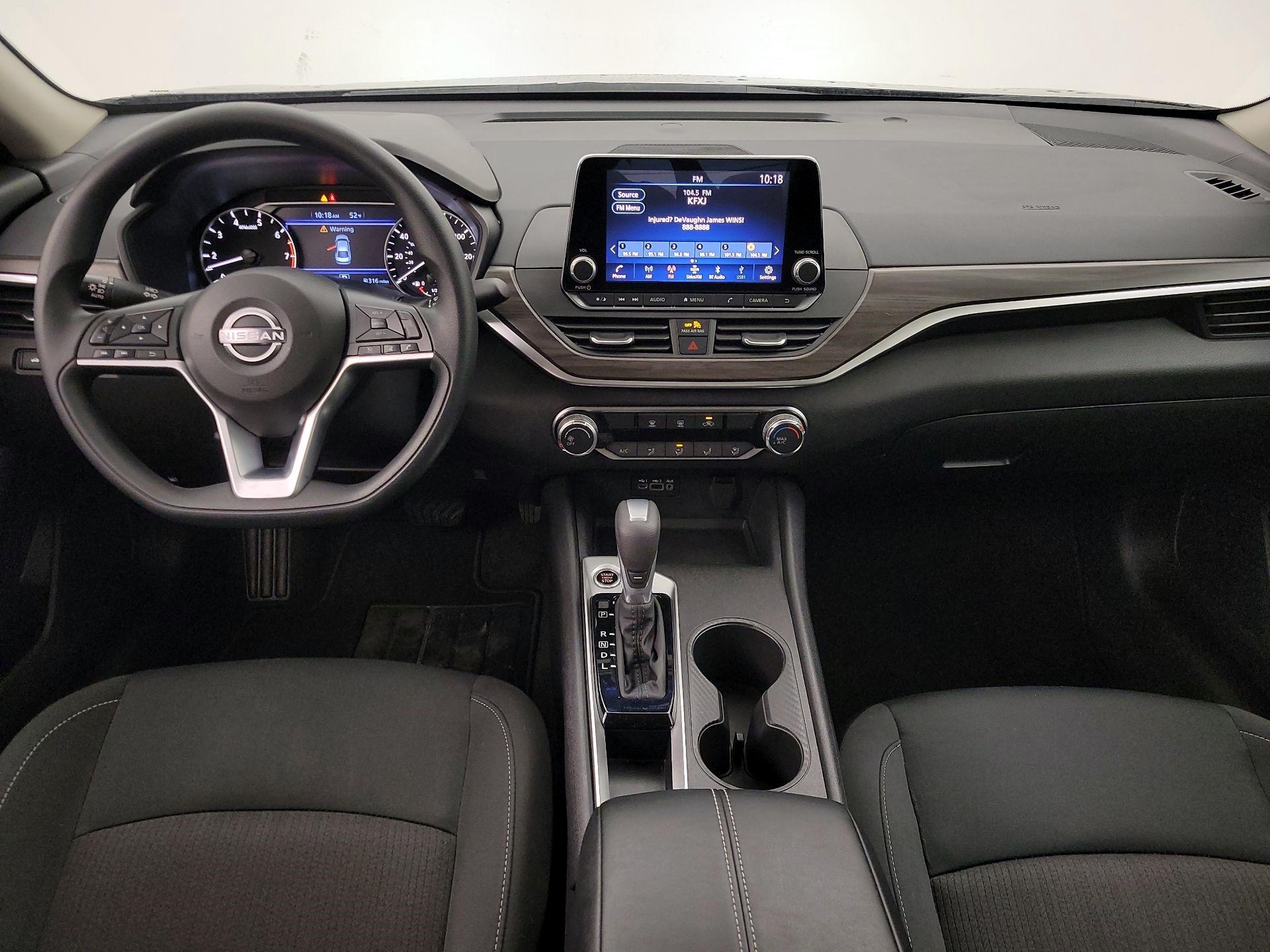 Thumbnail: 2025 Nissan Altima - 9