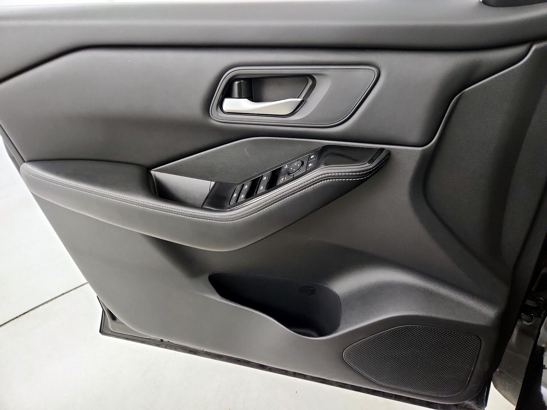 Thumbnail: 2025 Nissan Rogue - 12