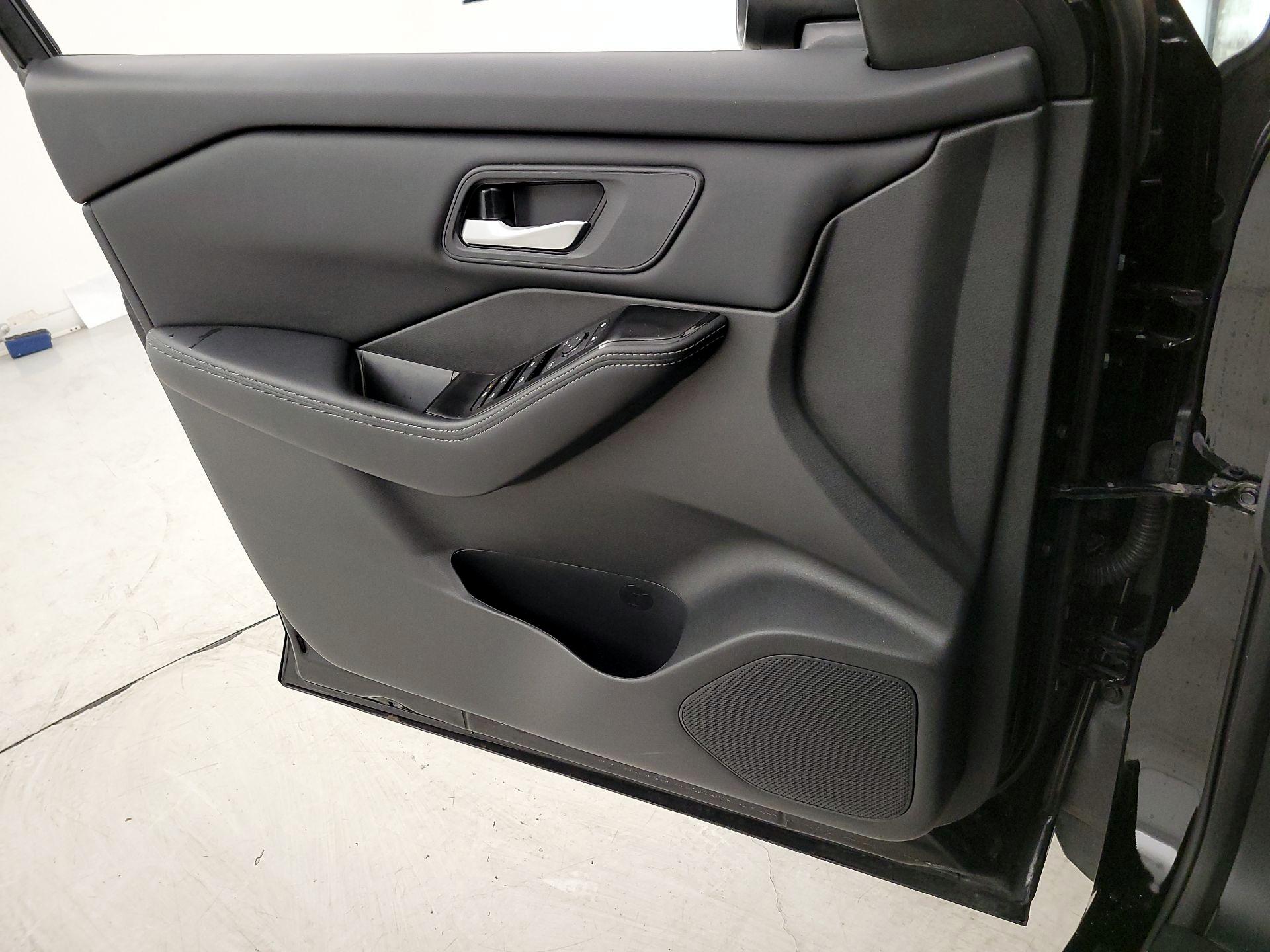 Thumbnail: 2025 Nissan Rogue - 12