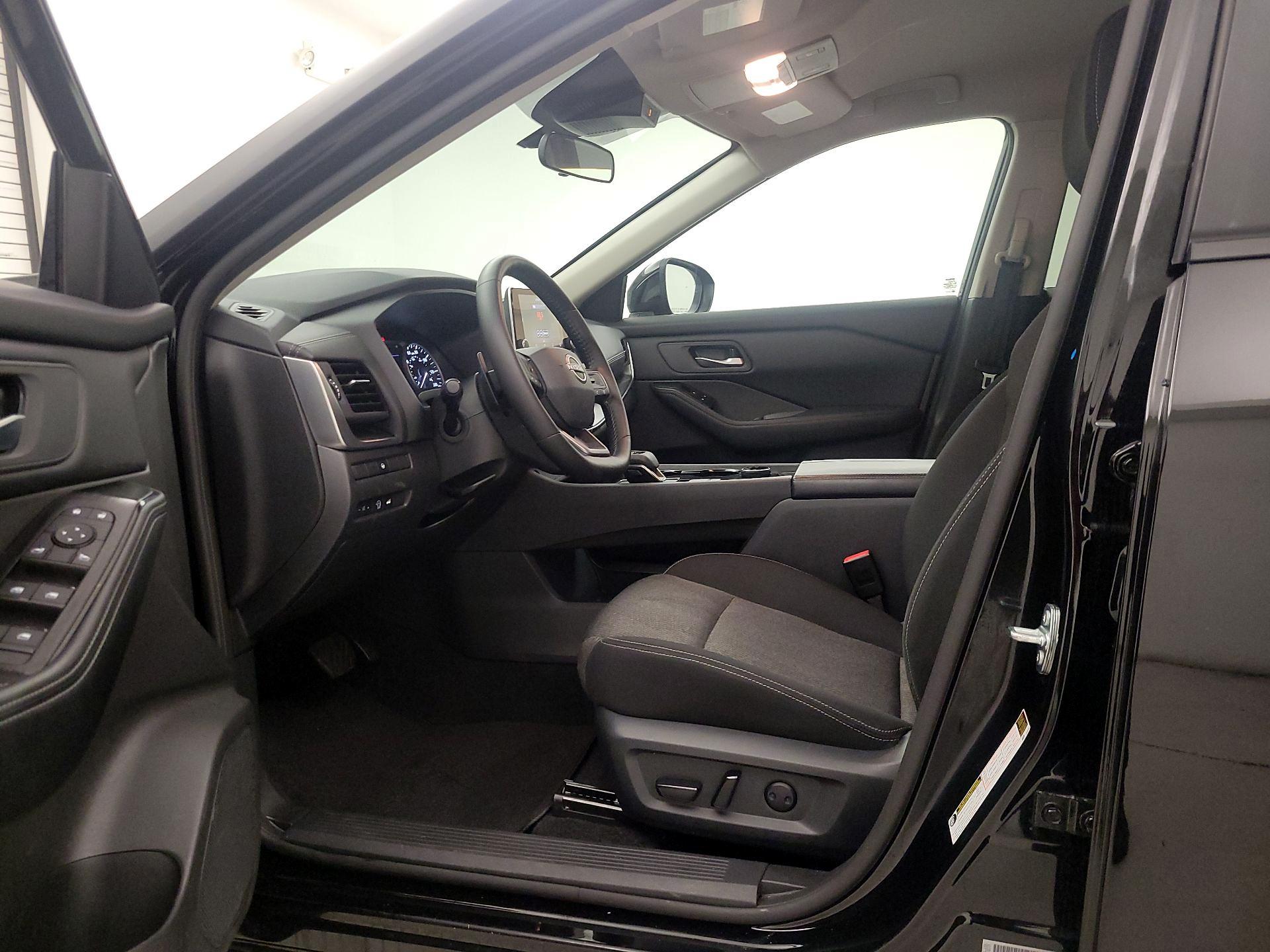 Thumbnail: 2025 Nissan Rogue - 11