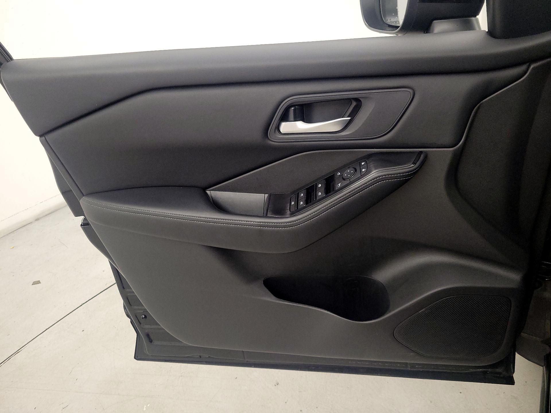 Thumbnail: 2025 Nissan Rogue - 12