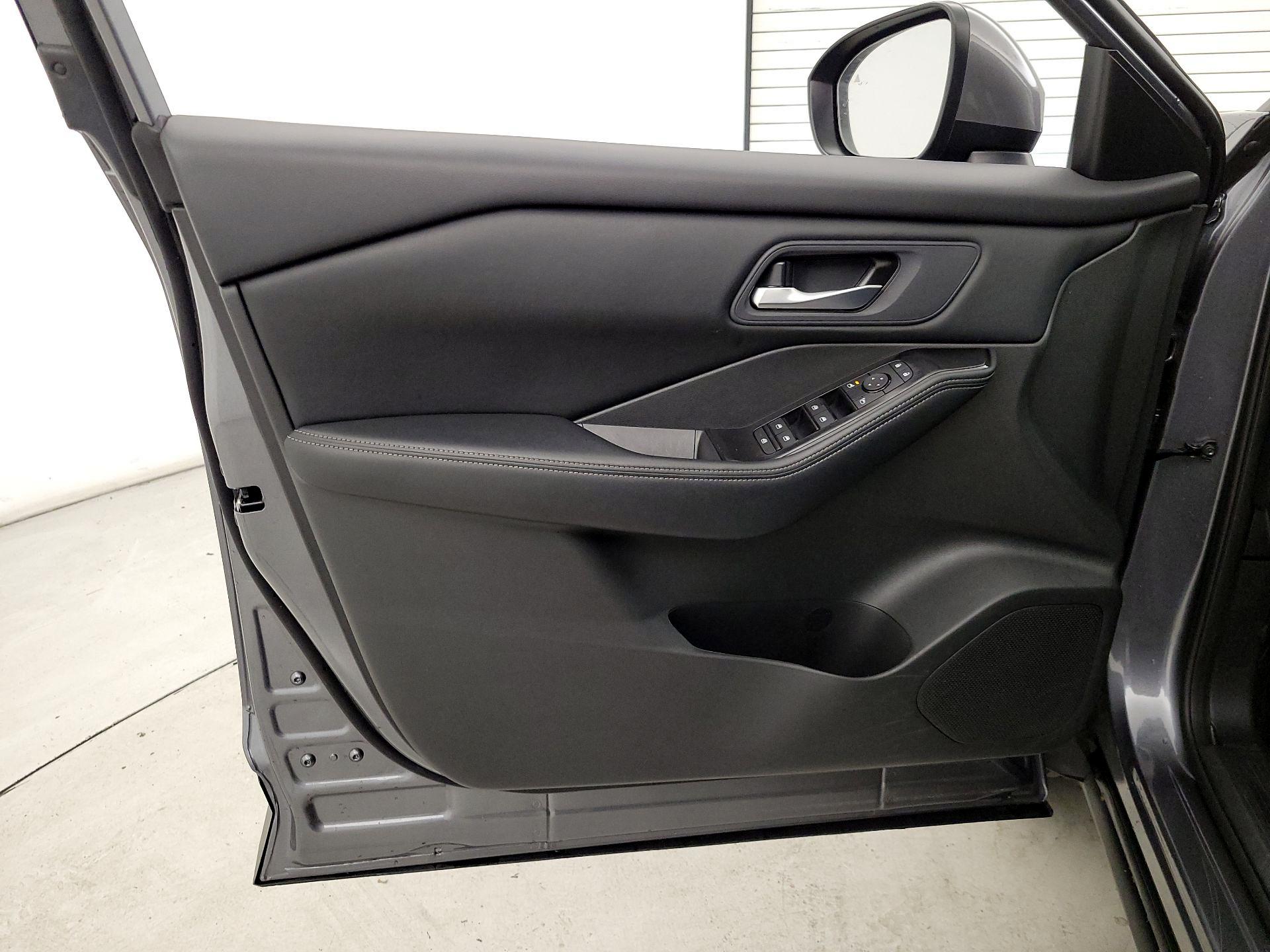 Thumbnail: 2025 Nissan Rogue - 12