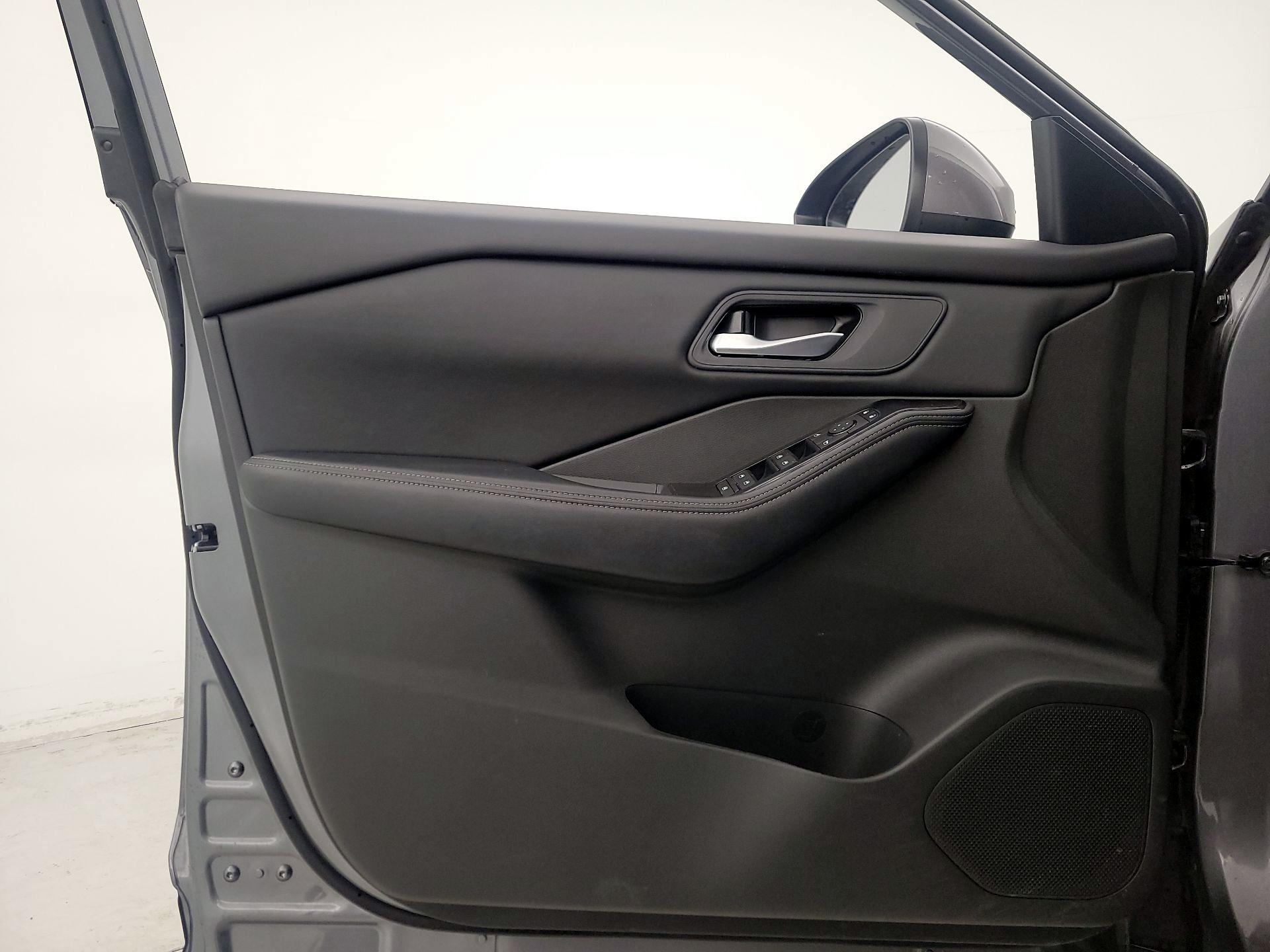 Thumbnail: 2025 Nissan Rogue - 12