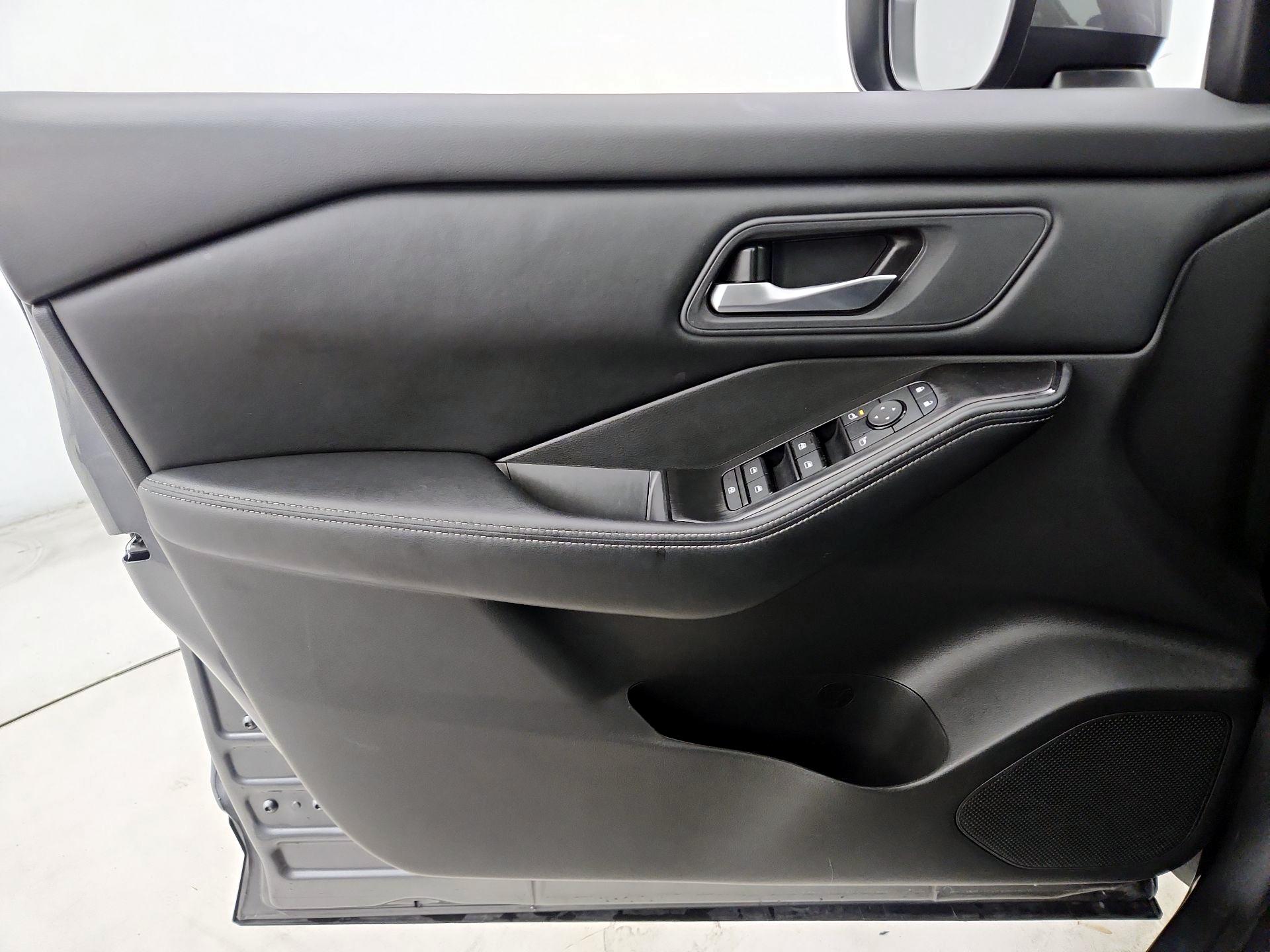 Thumbnail: 2025 Nissan Rogue - 12