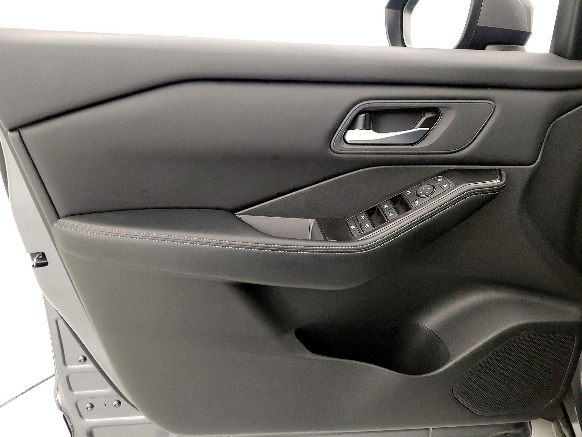 Thumbnail: 2025 Nissan Rogue - 12