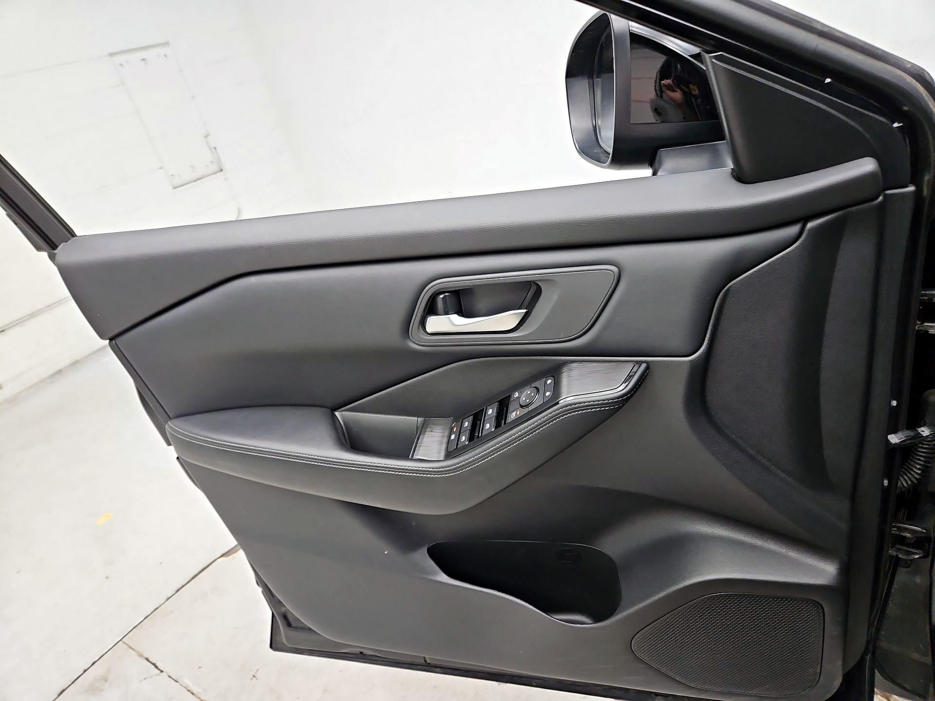 Thumbnail: 2025 Nissan Rogue - 12