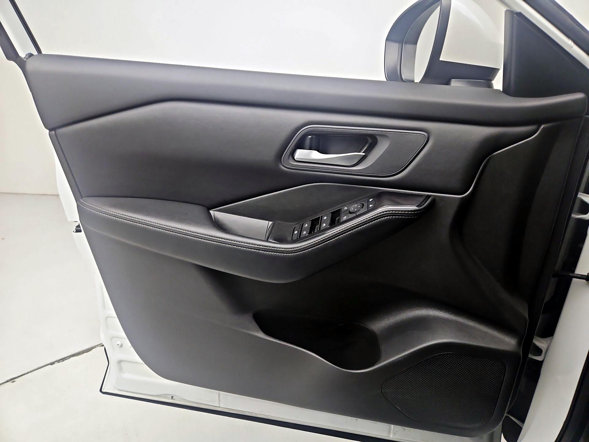 Thumbnail: 2025 Nissan Rogue - 12