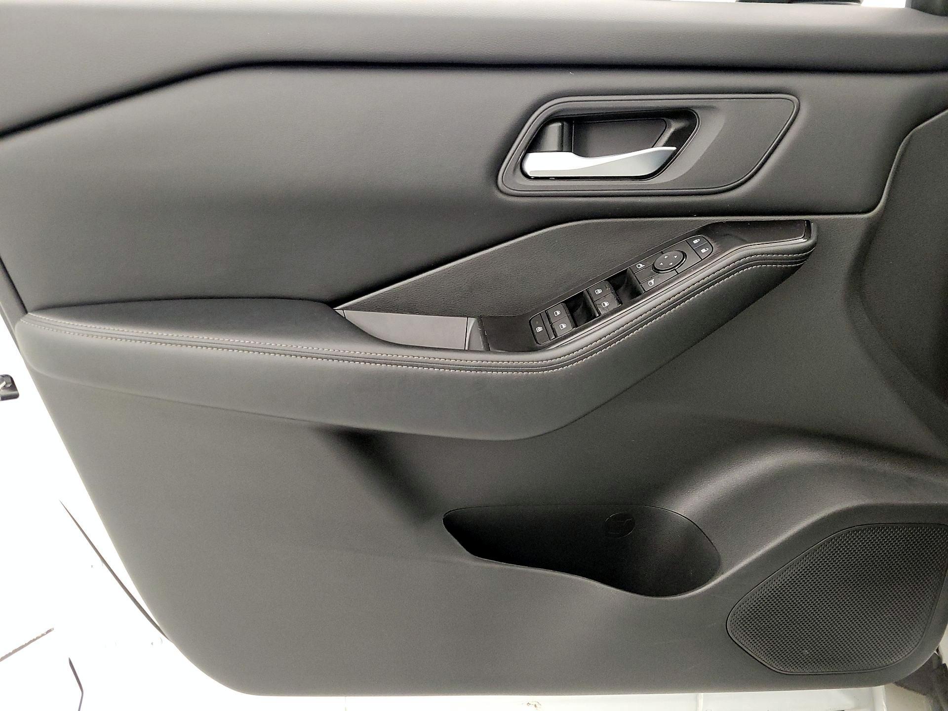 Thumbnail: 2025 Nissan Rogue - 12