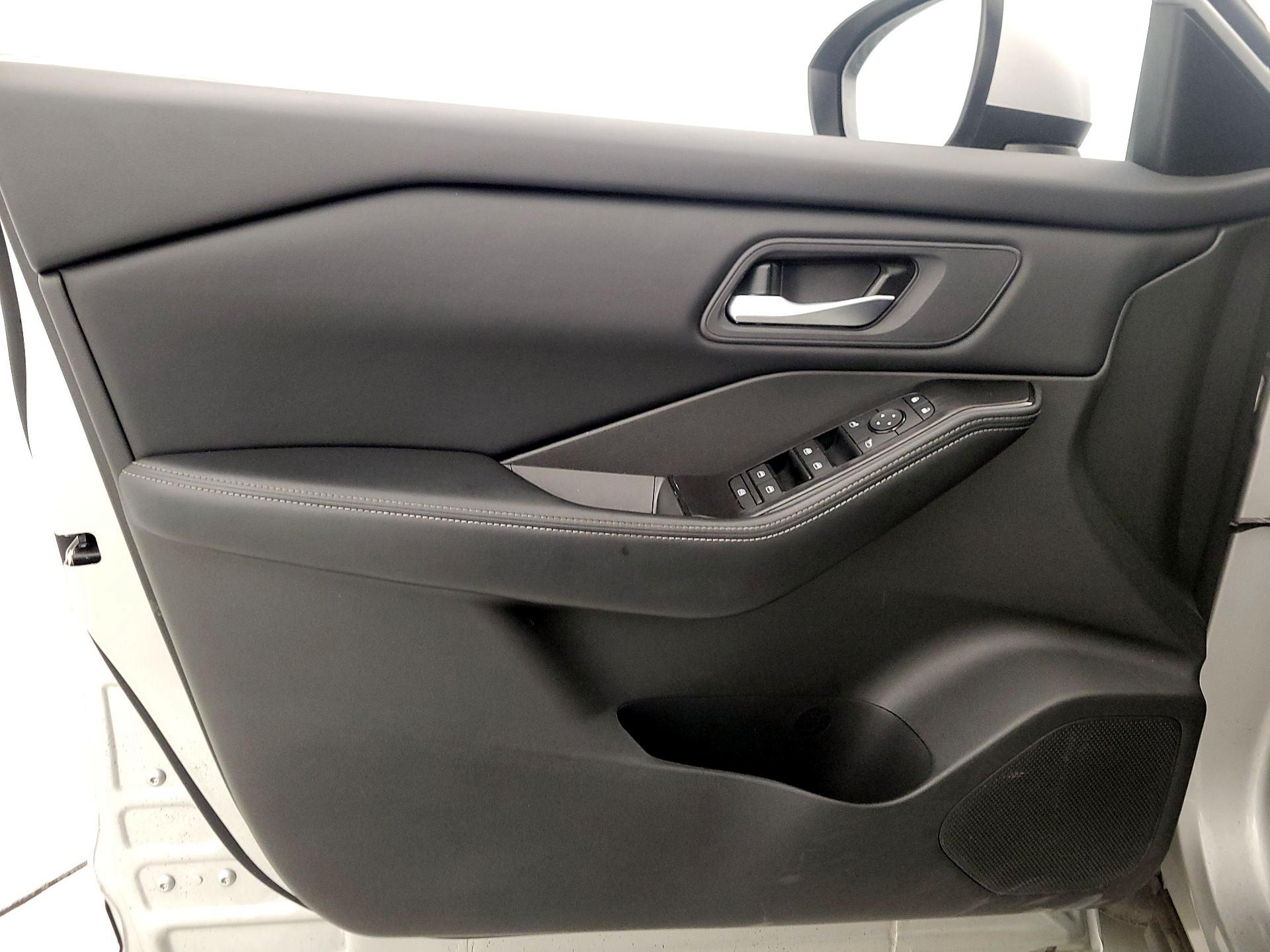 Thumbnail: 2025 Nissan Rogue - 12